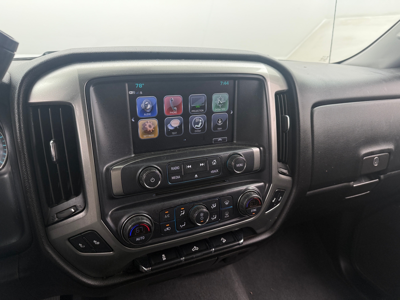 Thumbnail: 2018 Chevrolet Silverado 1500 - 4