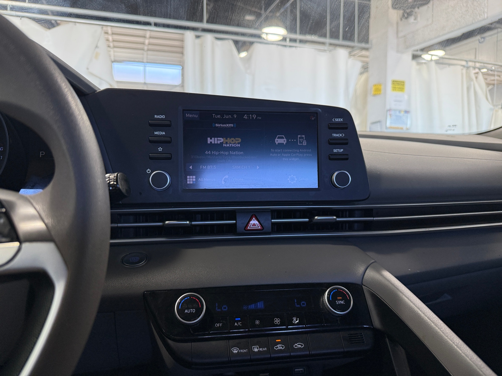 Thumbnail: 2022 Hyundai Elantra - 4