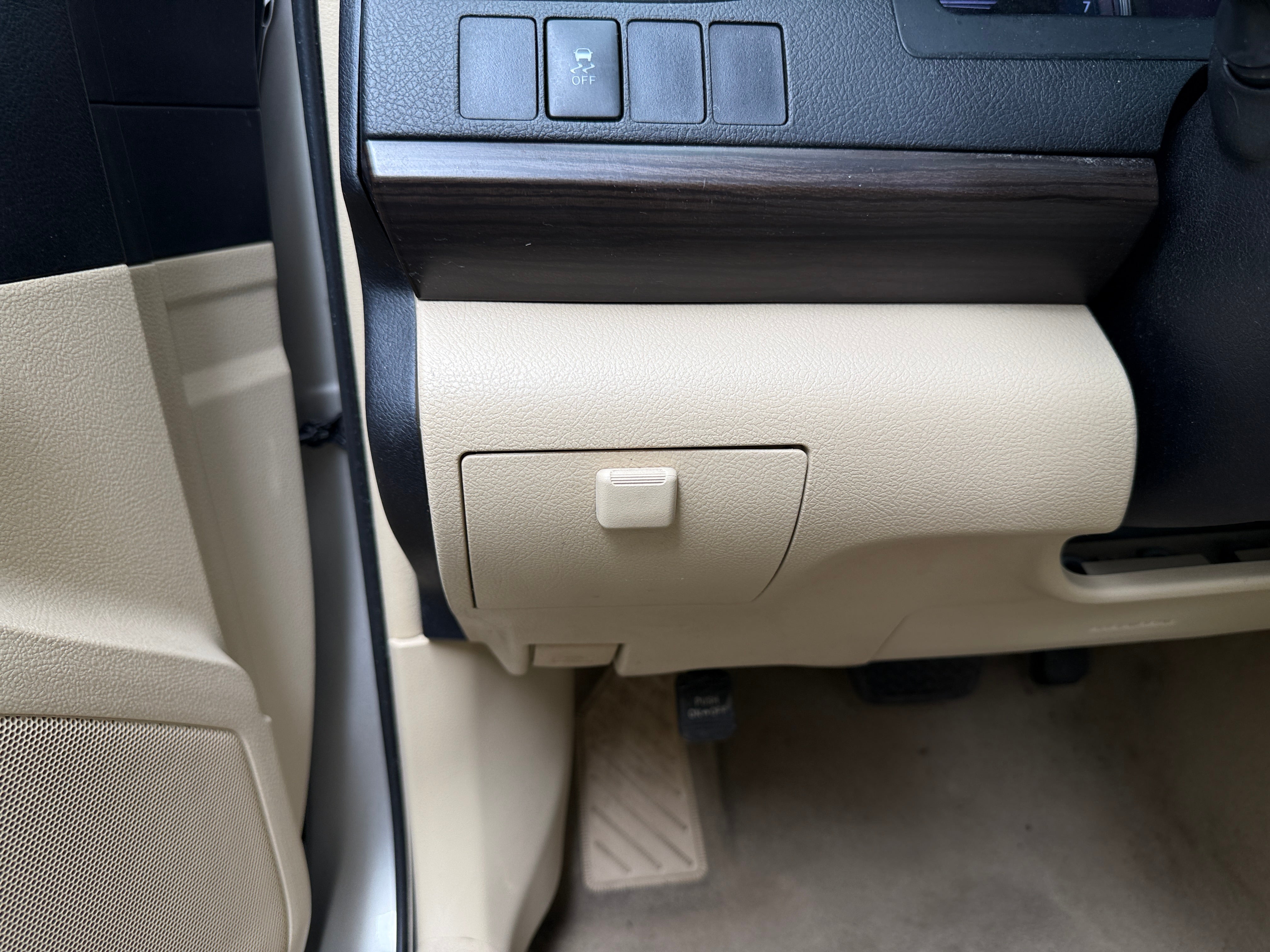 Used 2016 Toyota Camry LE with VIN 4T4BF1FK9GR522376 for sale in Pewaukee, WI
