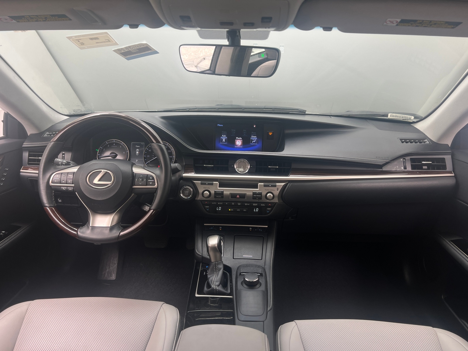 Thumbnail: 2016 Lexus ES - 3