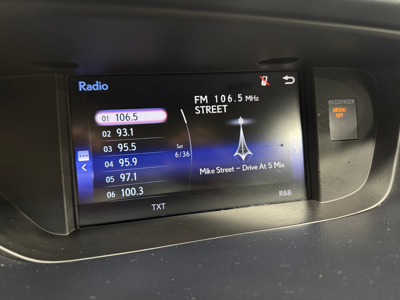 Thumbnail: 2016 Lexus ES - 4