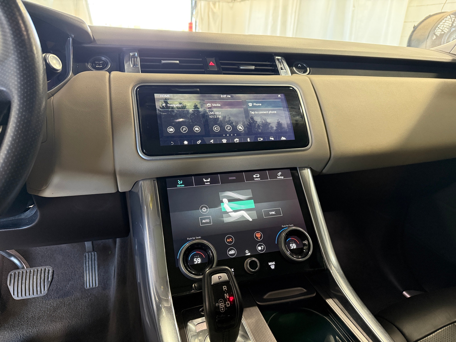 Thumbnail: 2019 Land Rover Range Rover Sport - 3