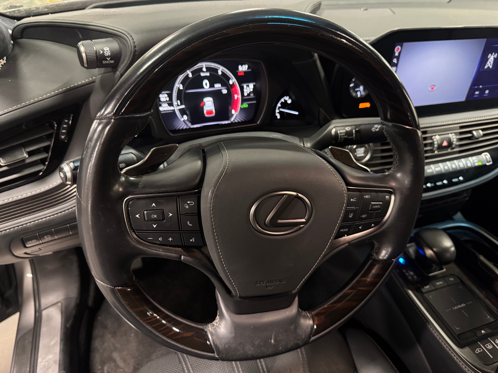 Thumbnail: 2022 Lexus LS - 4