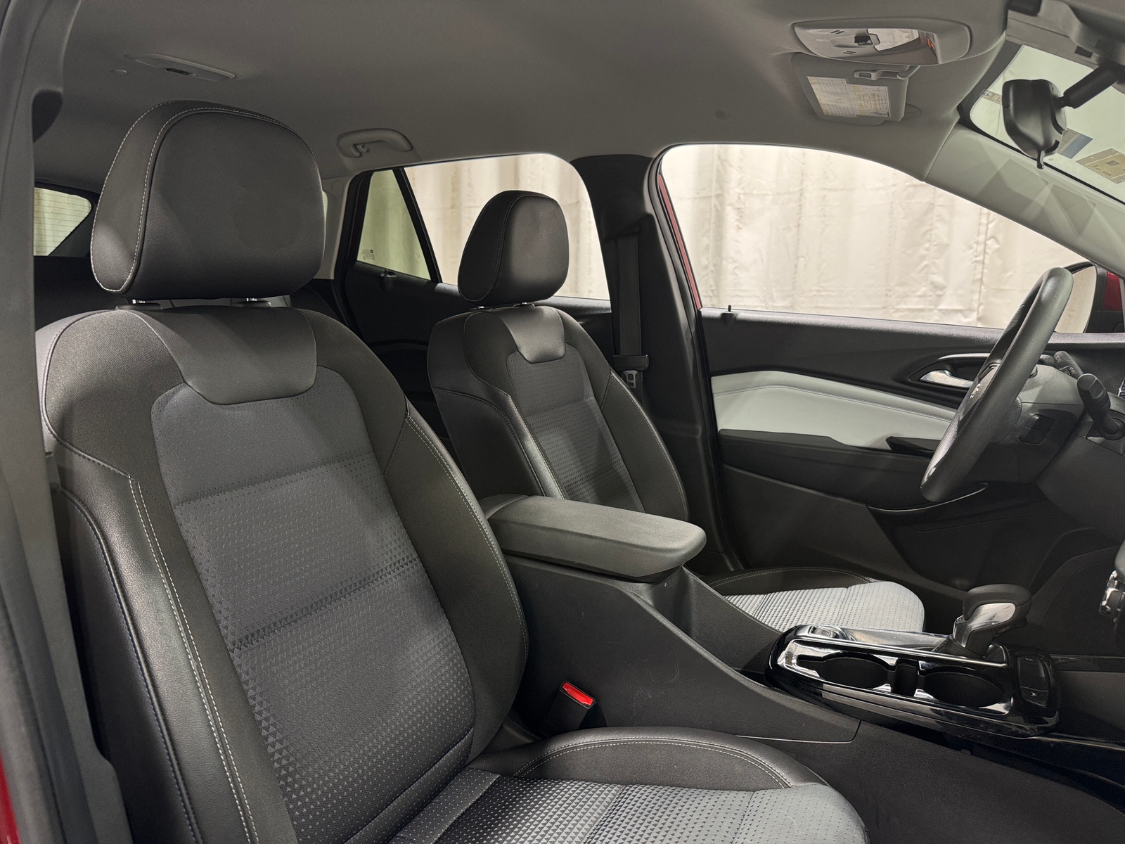 Thumbnail: 2025 Chevrolet Trax - 2