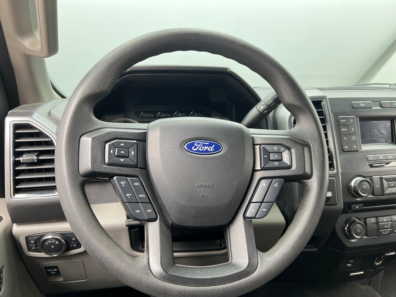 Thumbnail: 2018 Ford Econoline - 5
