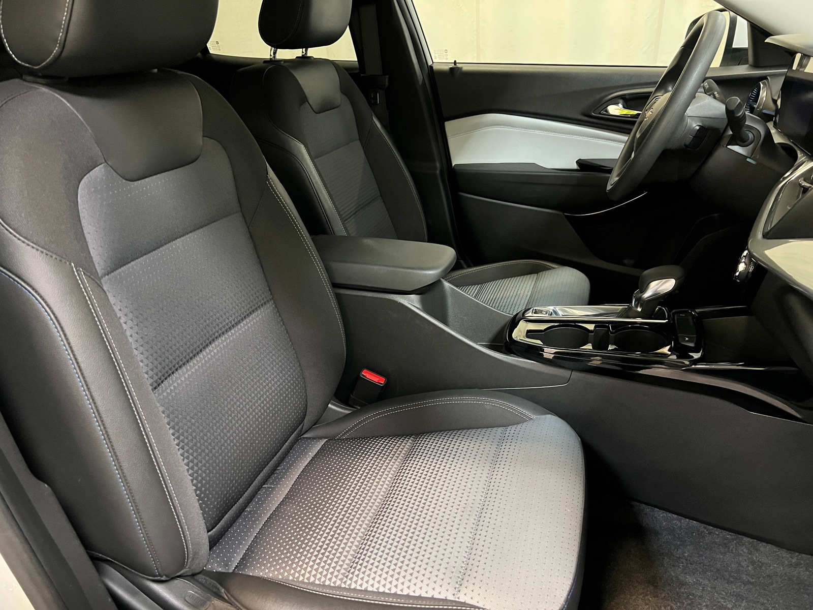 Thumbnail: 2025 Chevrolet Trax - 2