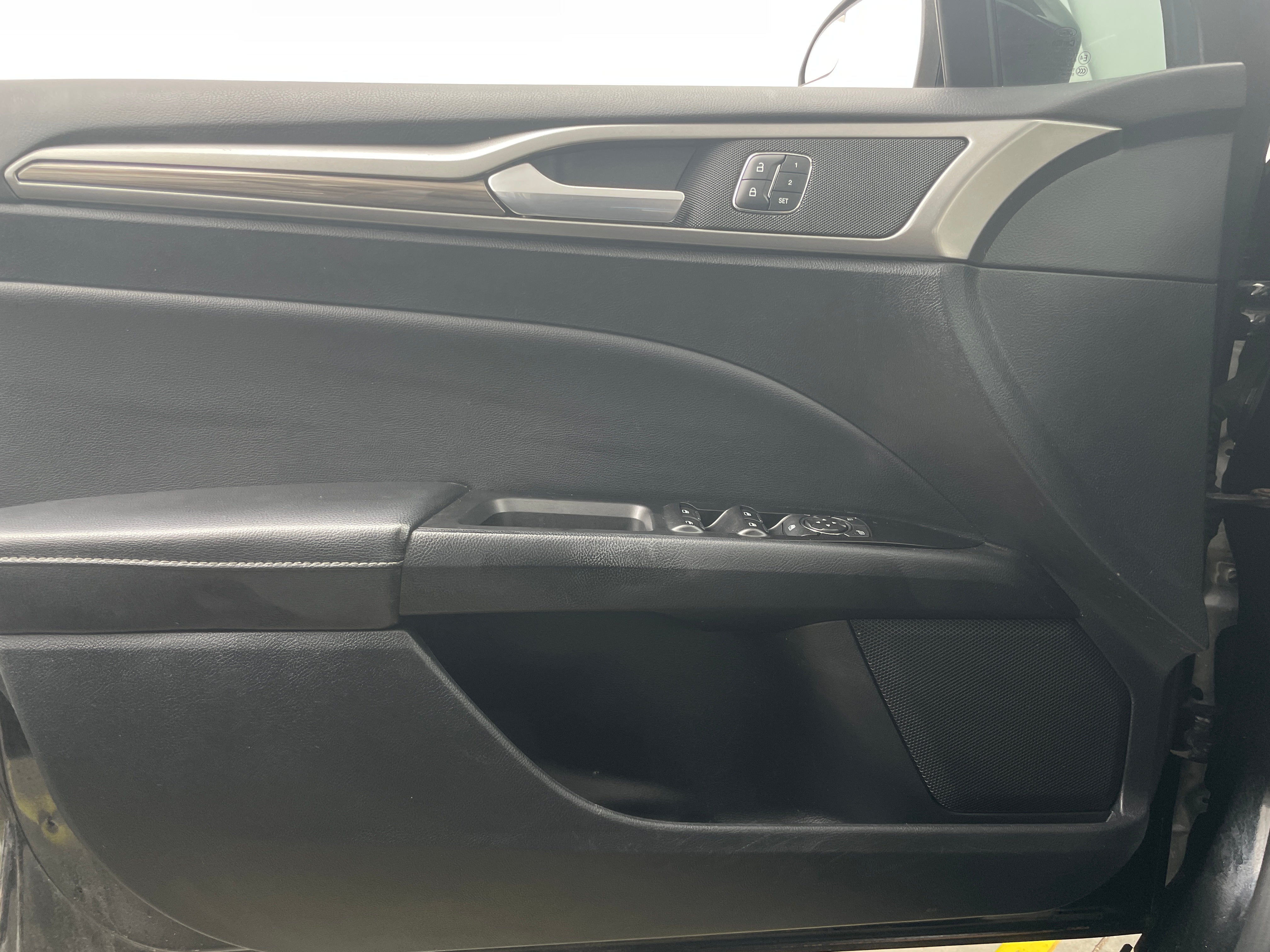 Used 2018 Ford Fusion SE with VIN 3FA6P0HD4JR135924 for sale in South Chesterfield, VA