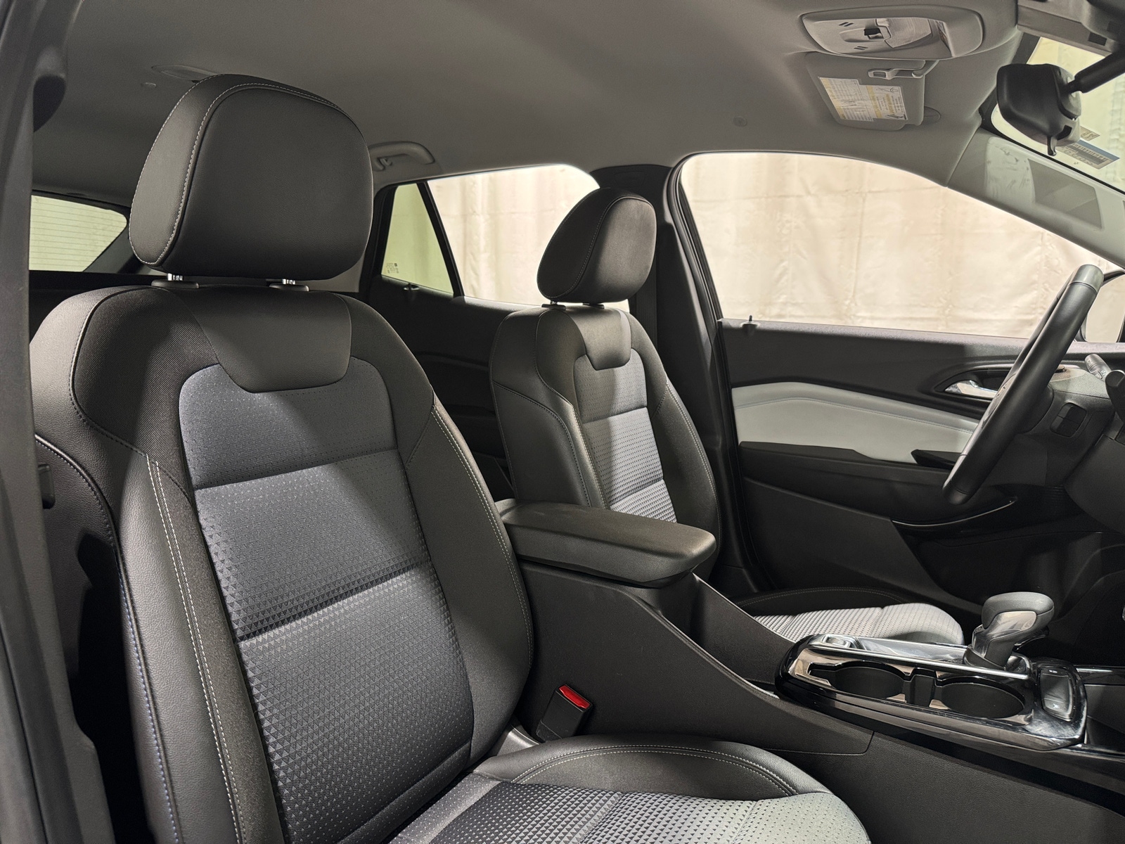 Thumbnail: 2025 Chevrolet Trax - 2