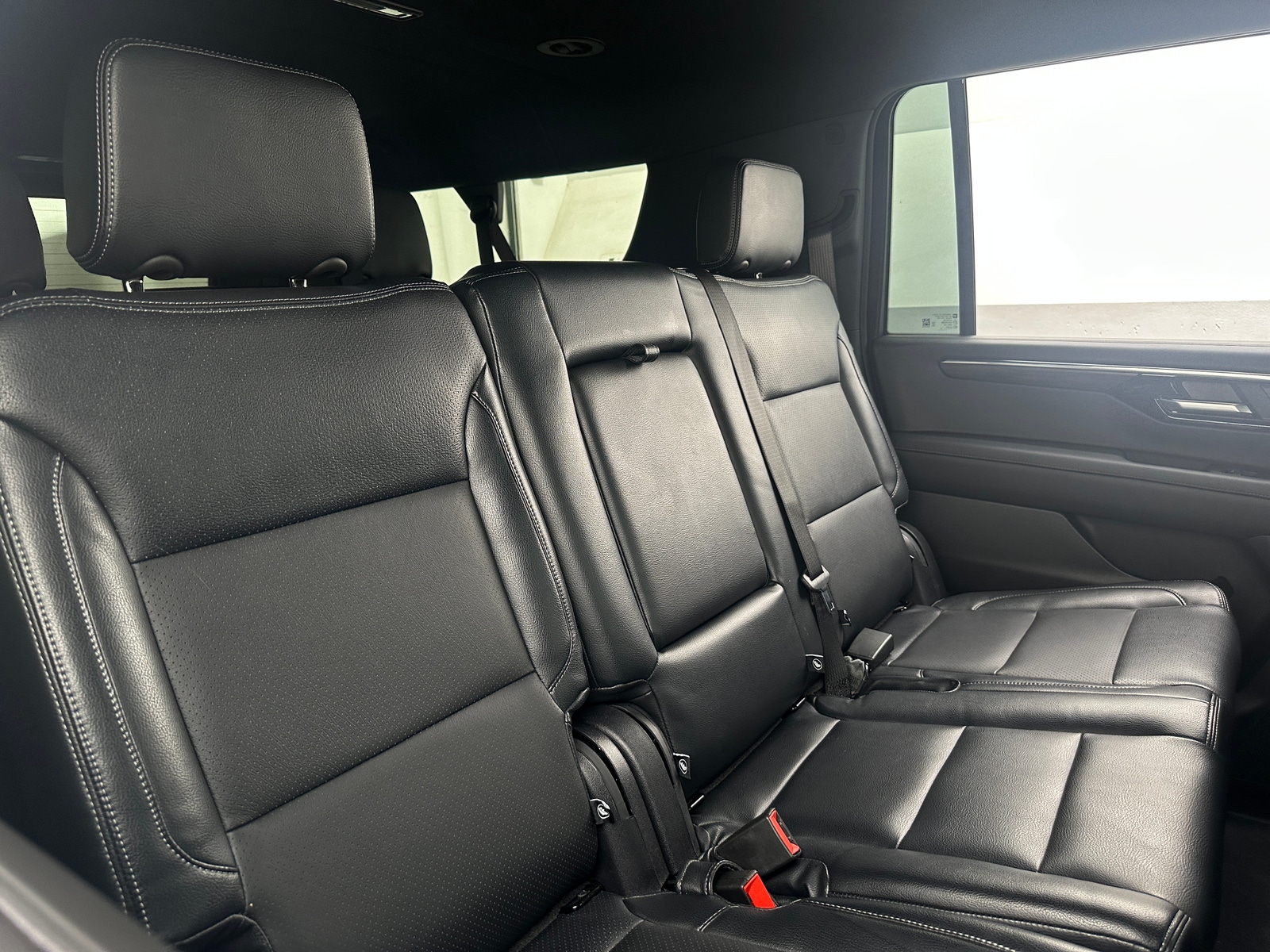 Thumbnail: 2025 Chevrolet Suburban - 6