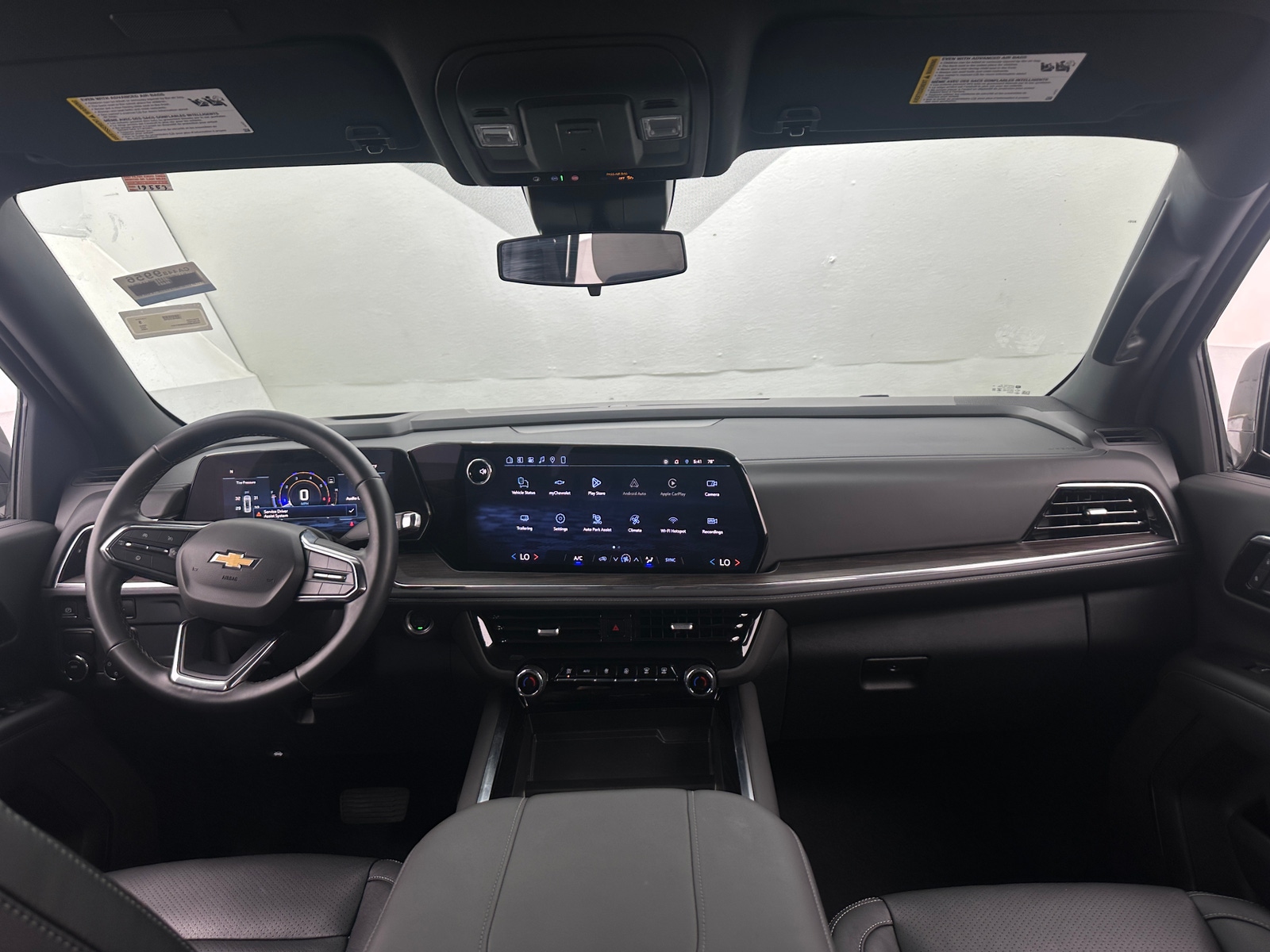 Thumbnail: 2025 Chevrolet Suburban - 3
