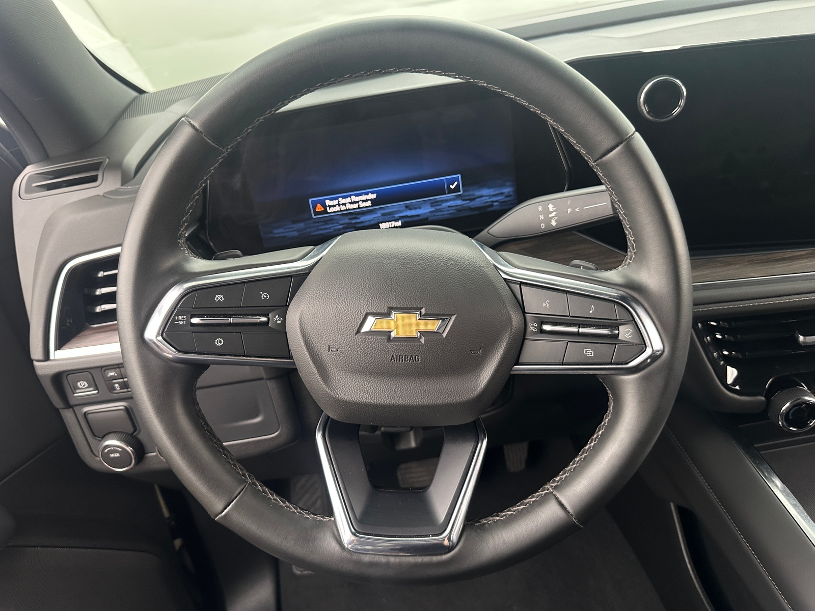 Thumbnail: 2025 Chevrolet Suburban - 5