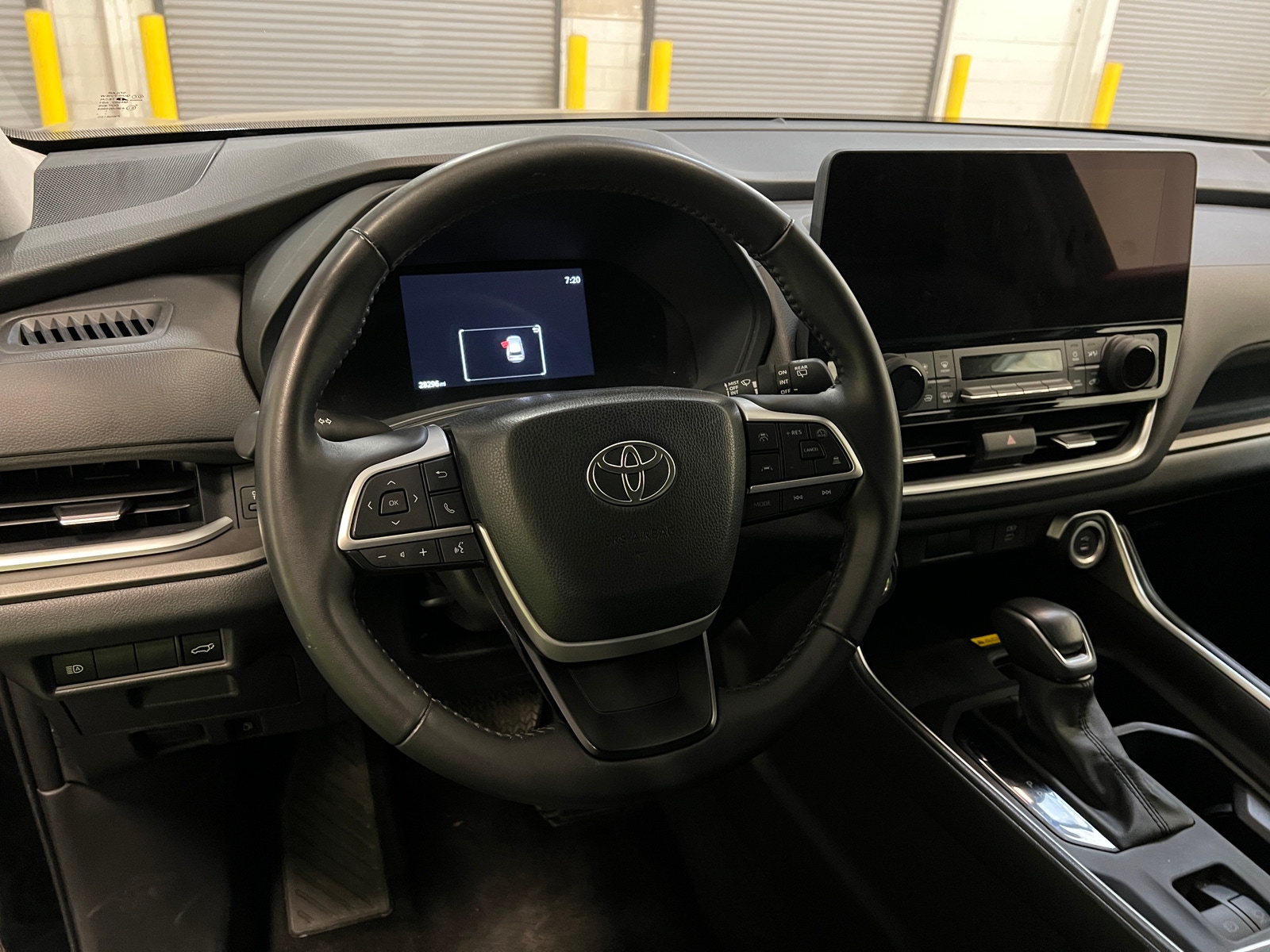 Thumbnail: 2025 Toyota Grand Highlander - 4