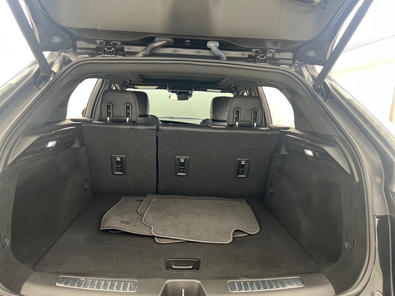 Thumbnail: 2023 Cadillac XT4 - 6