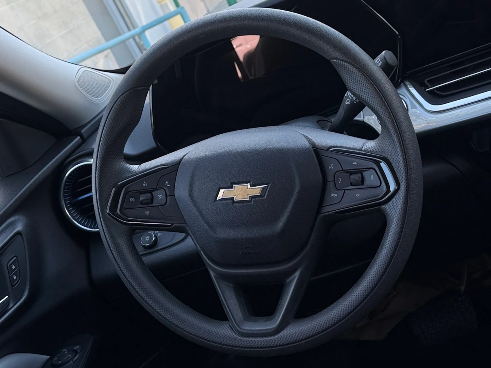 Thumbnail: 2025 Chevrolet Trax - 5