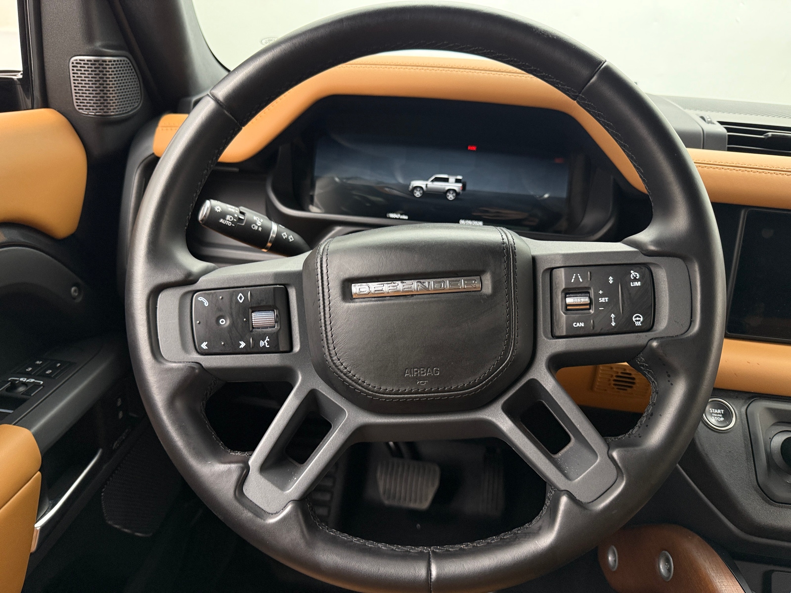 Thumbnail: 2023 Land Rover Defender - 4