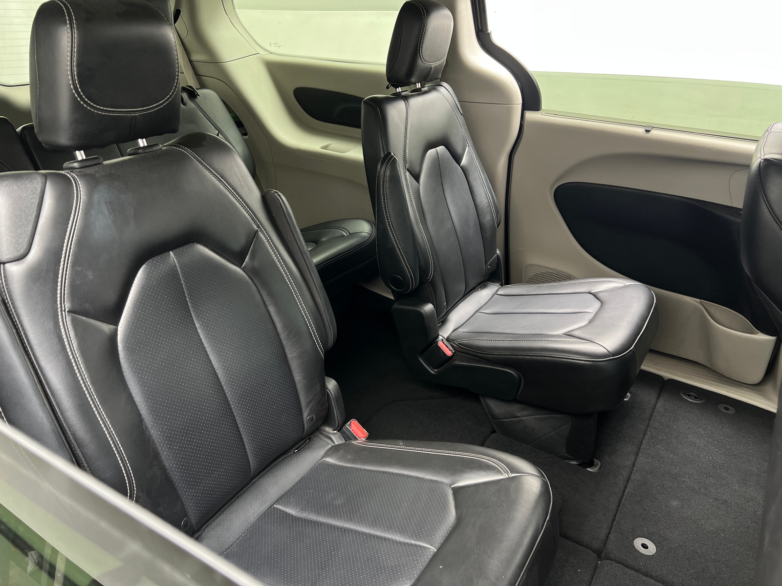 Thumbnail: 2023 Chrysler Pacifica - 5