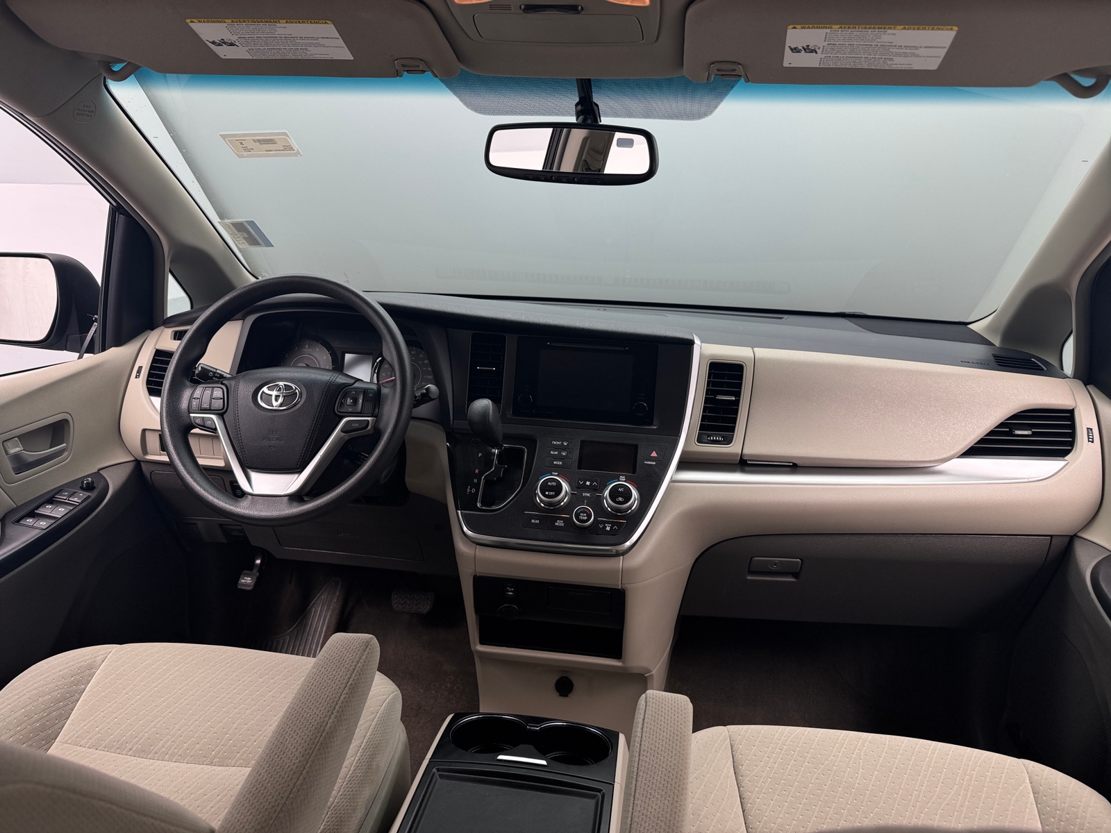 Thumbnail: 2017 Toyota Sienna - 3