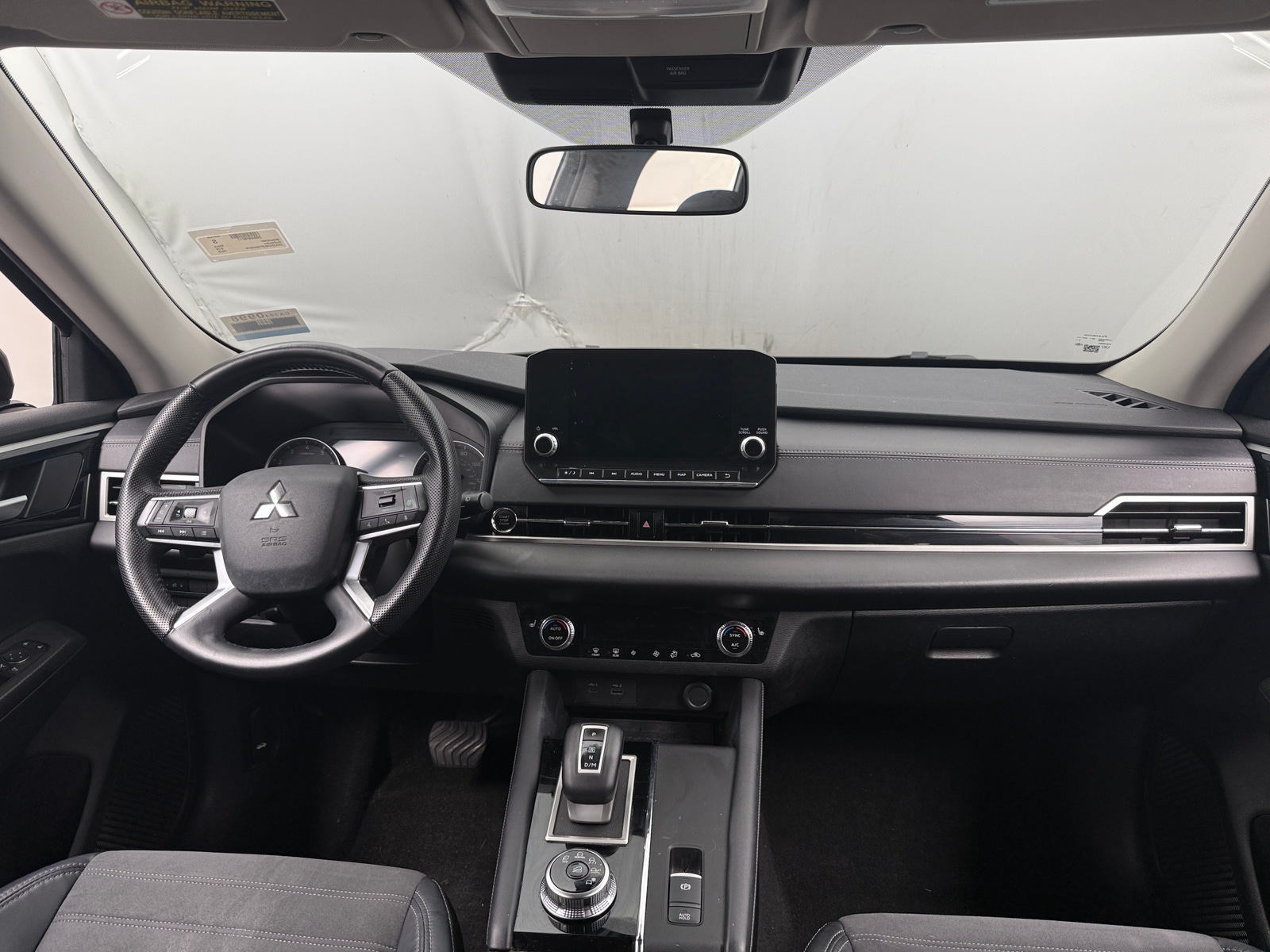 Thumbnail: 2023 Mitsubishi Outlander - 2