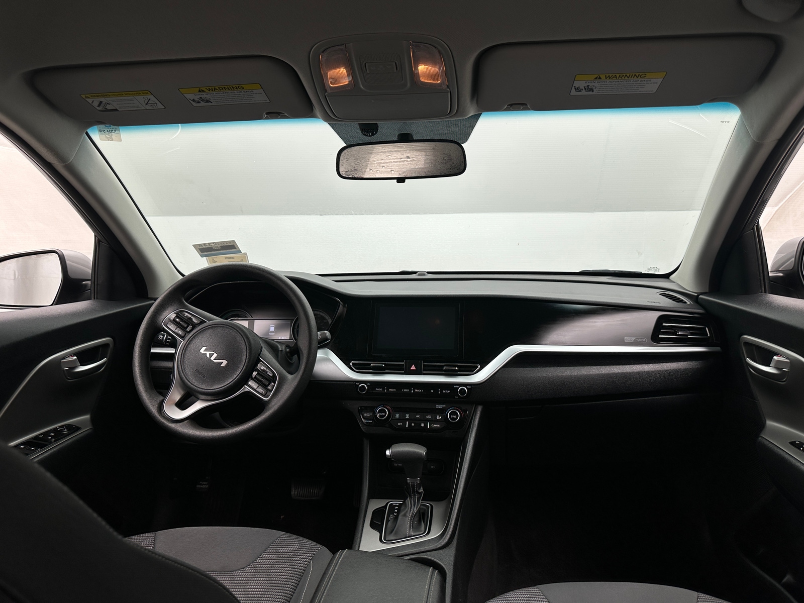 Thumbnail: 2022 Kia Niro - 3
