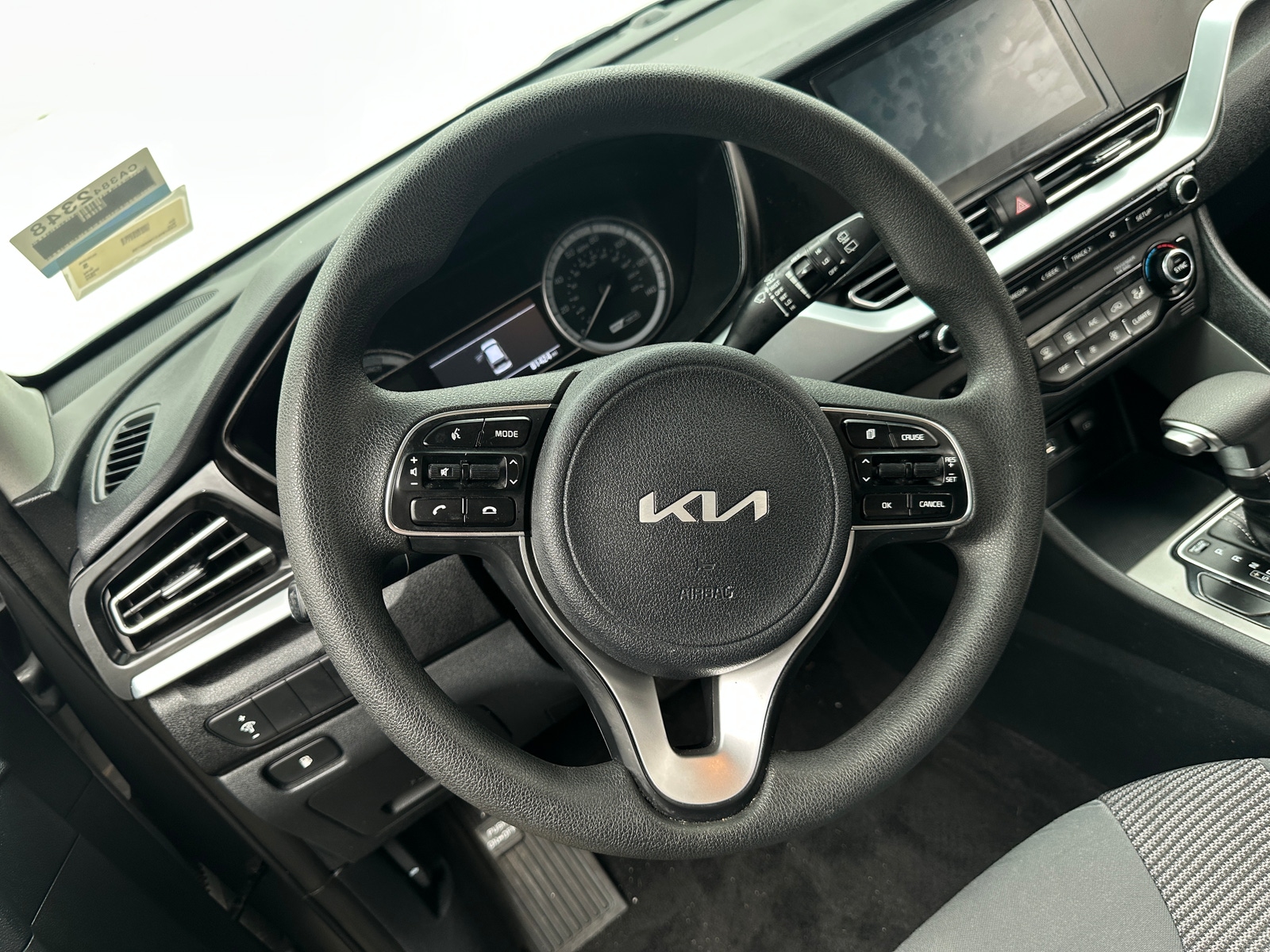 Thumbnail: 2022 Kia Niro - 5