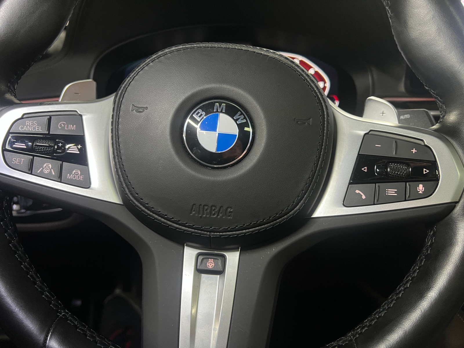 Thumbnail: 2023 BMW 5 Series - 4