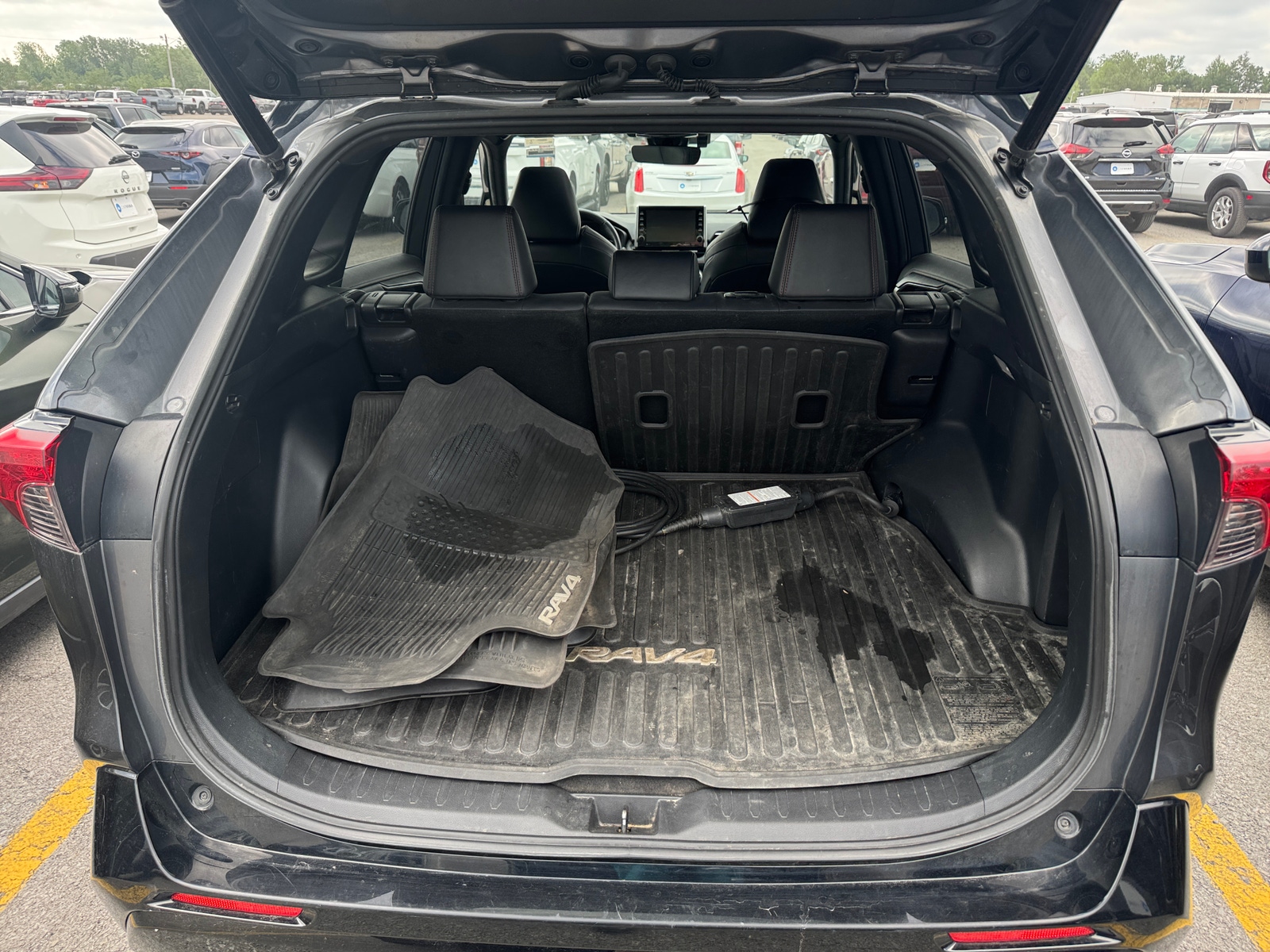 Thumbnail: 2021 Toyota RAV4 - 7