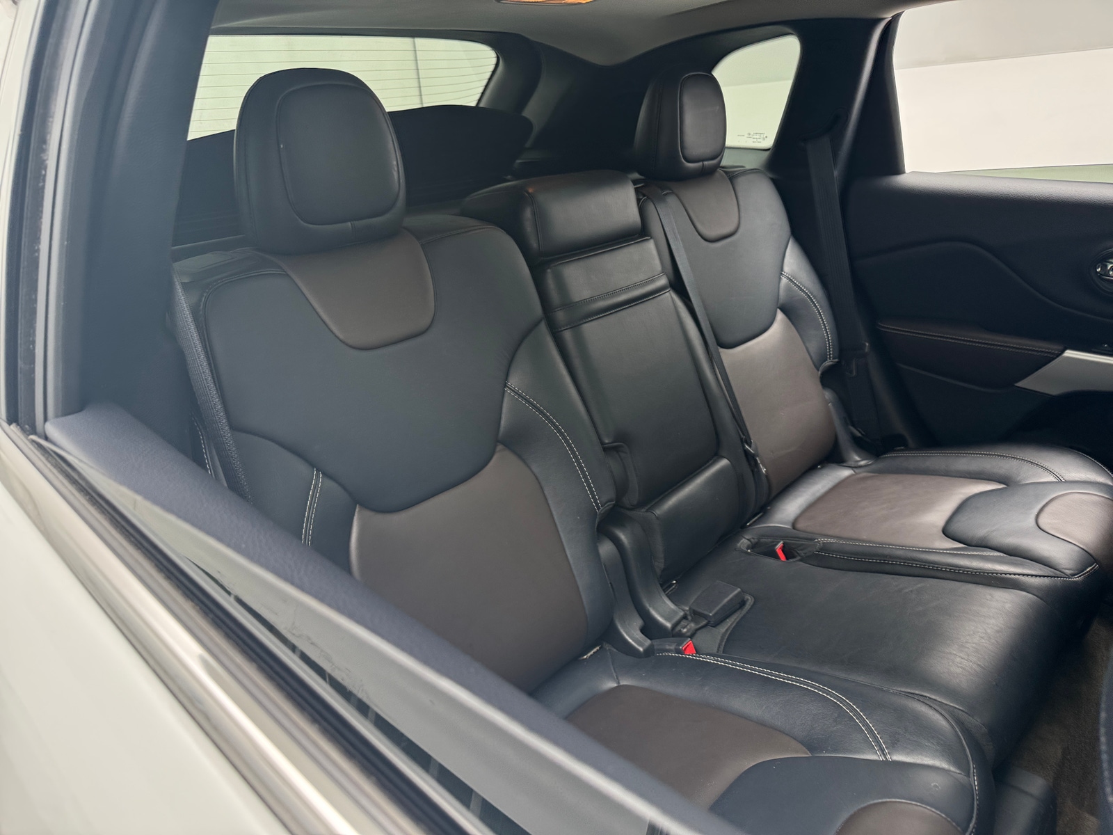 Thumbnail: 2017 Jeep Cherokee - 5