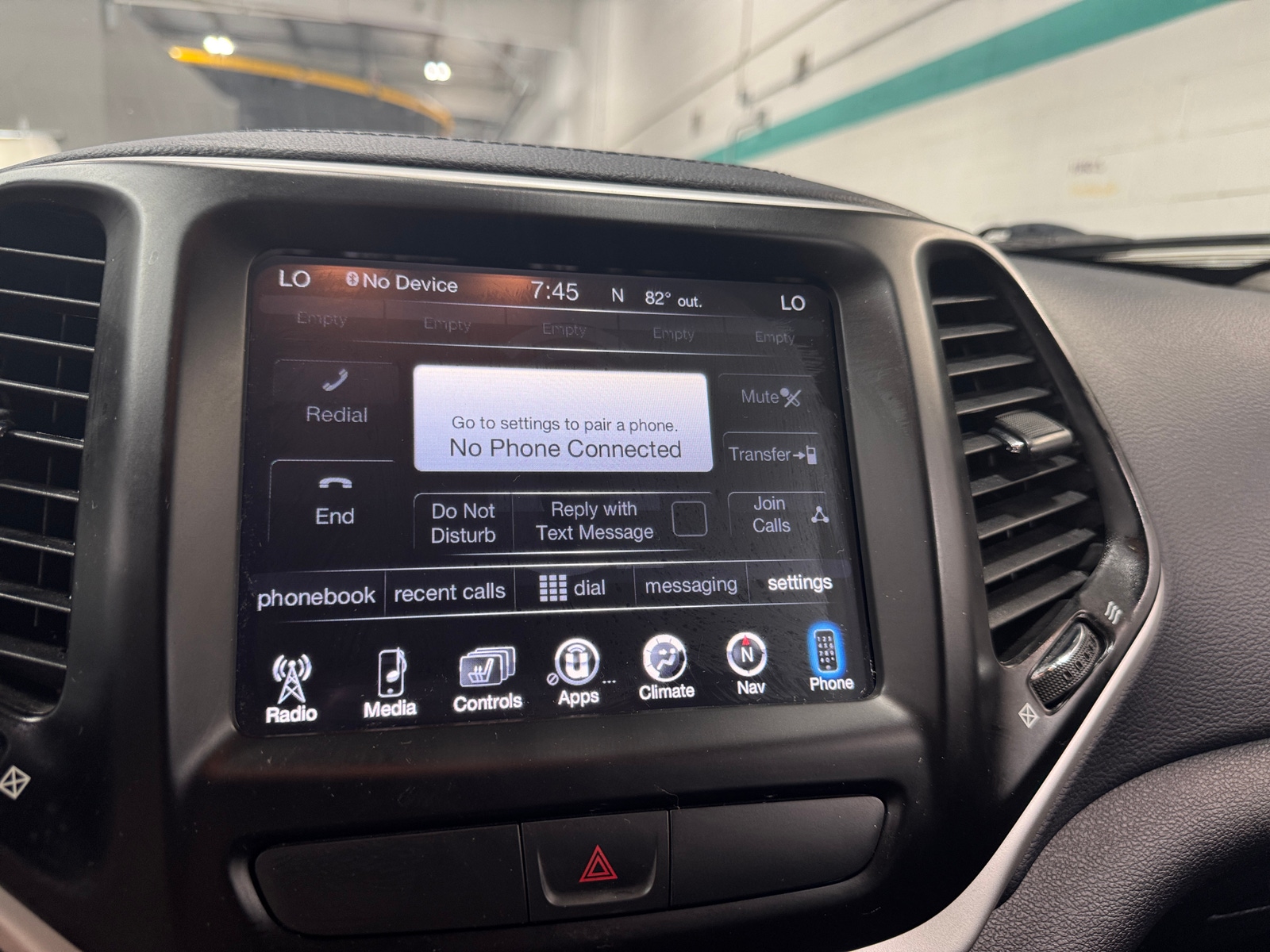 Thumbnail: 2017 Jeep Cherokee - 3