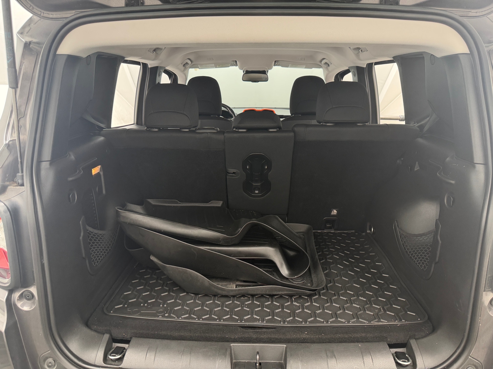 Thumbnail: 2018 Jeep Renegade - 7