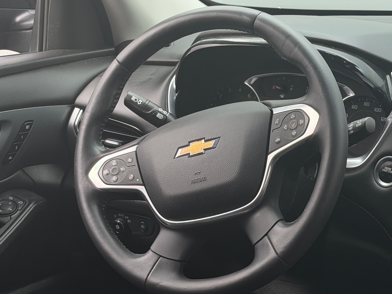 Thumbnail: 2021 Chevrolet Traverse - 4