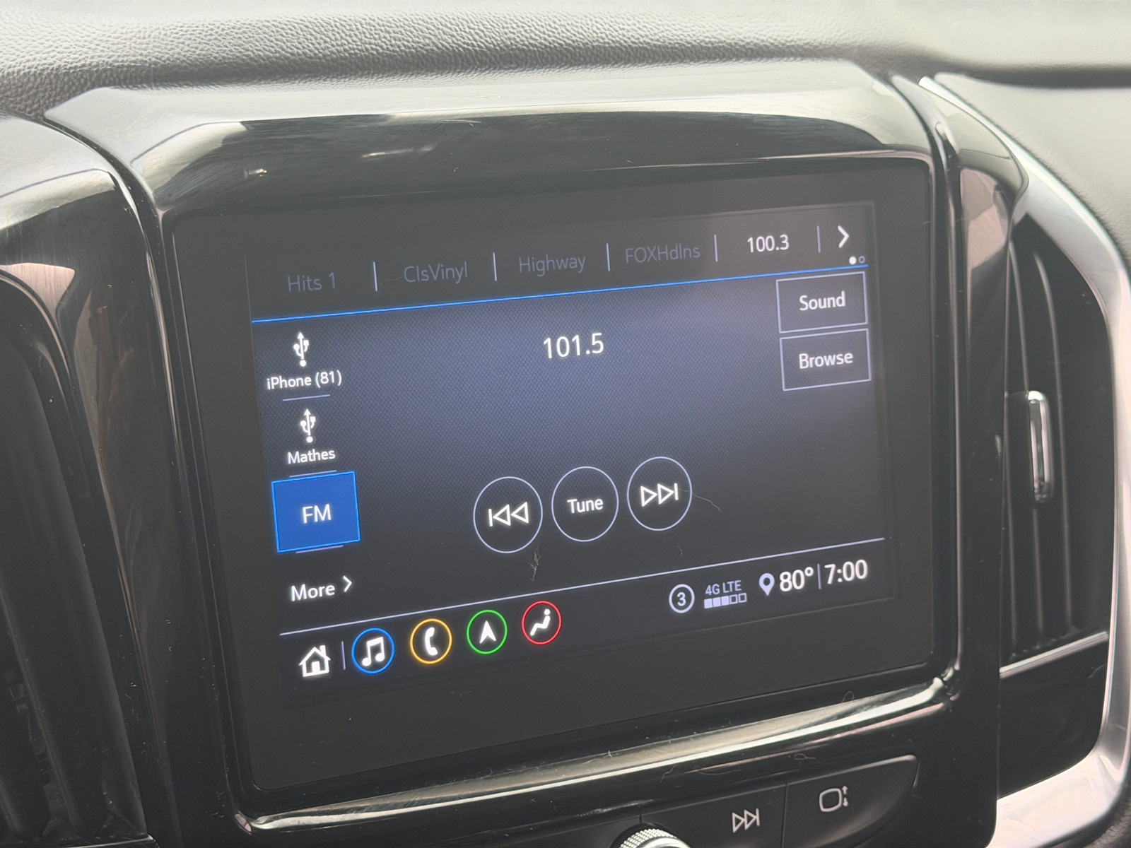 Thumbnail: 2021 Chevrolet Traverse - 3