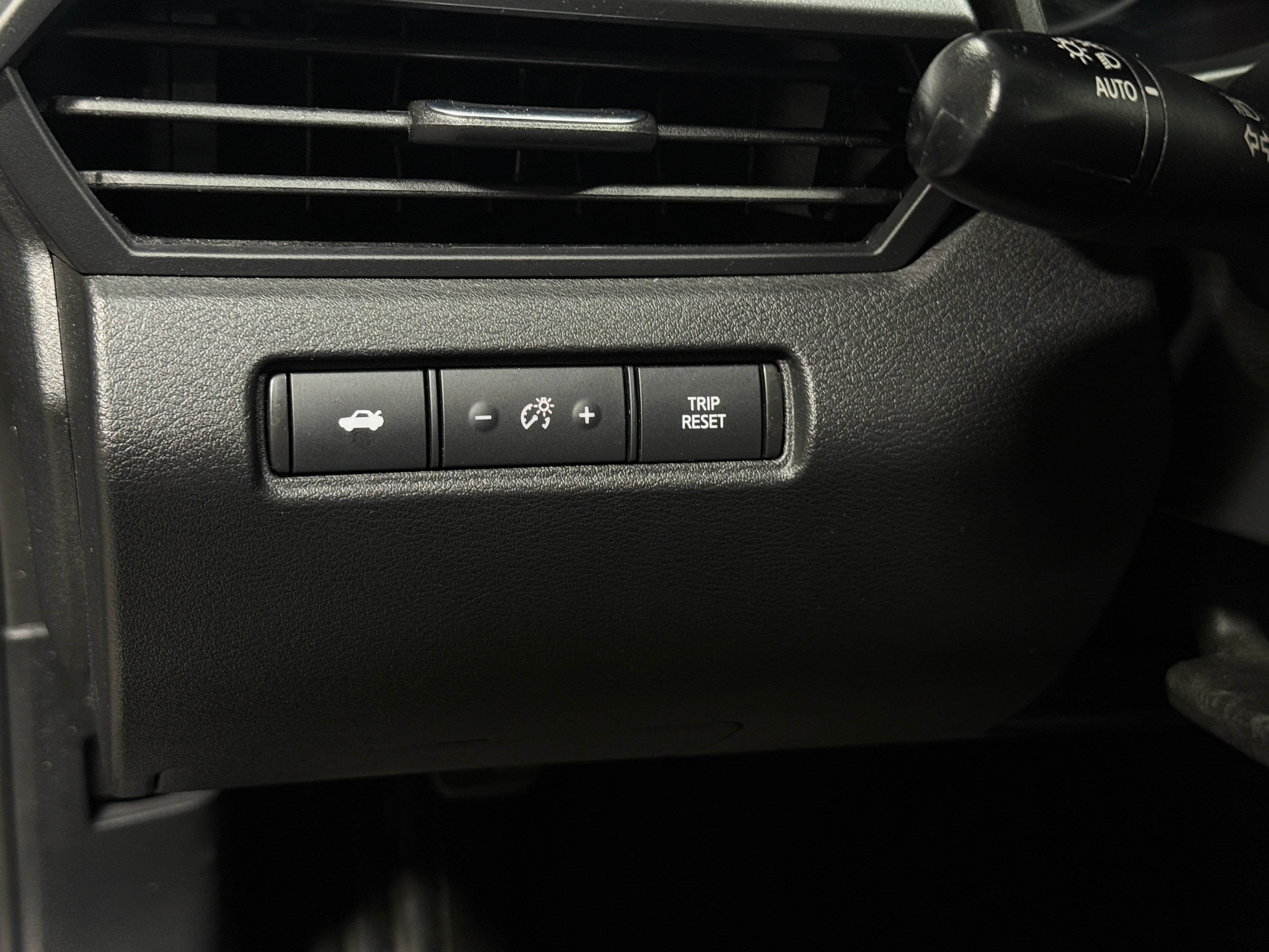 2025 Nissan Altima SV - Photo 9
