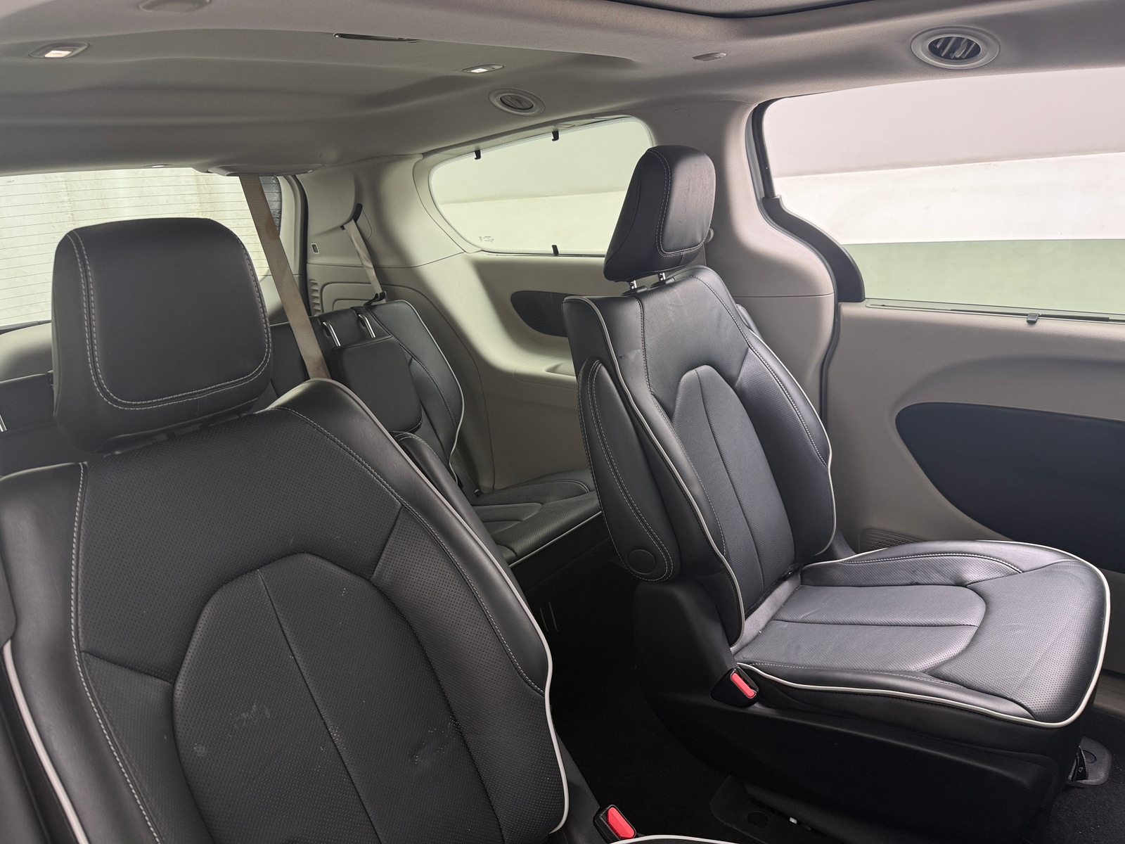 Thumbnail: 2023 Chrysler Pacifica - 5