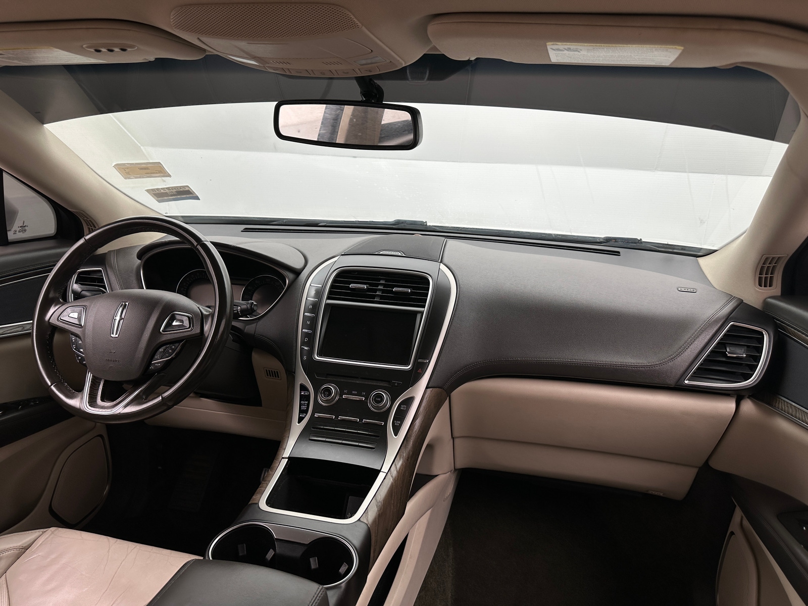 Thumbnail: 2017 Lincoln MKX - 2
