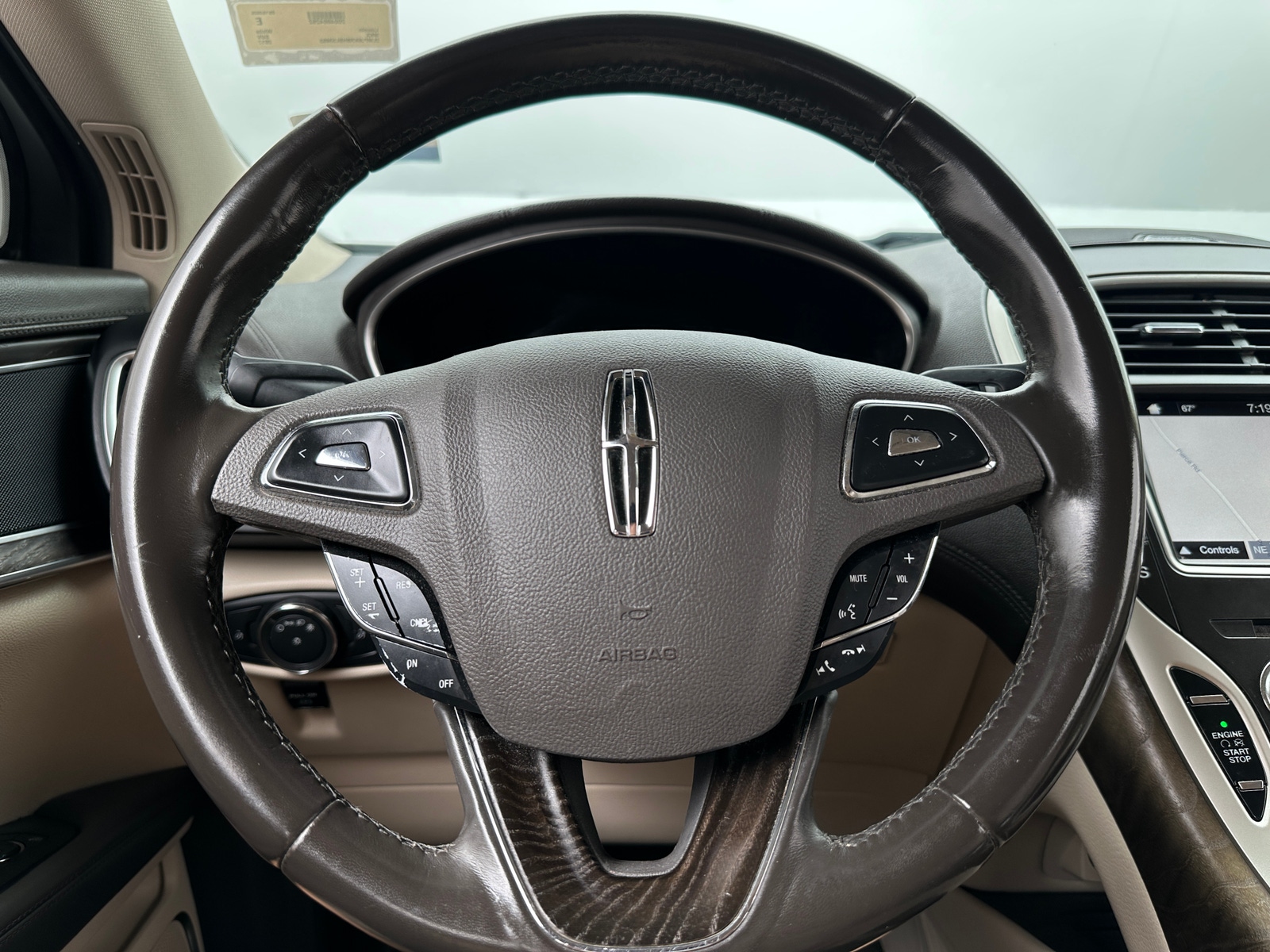 Thumbnail: 2017 Lincoln MKX - 4