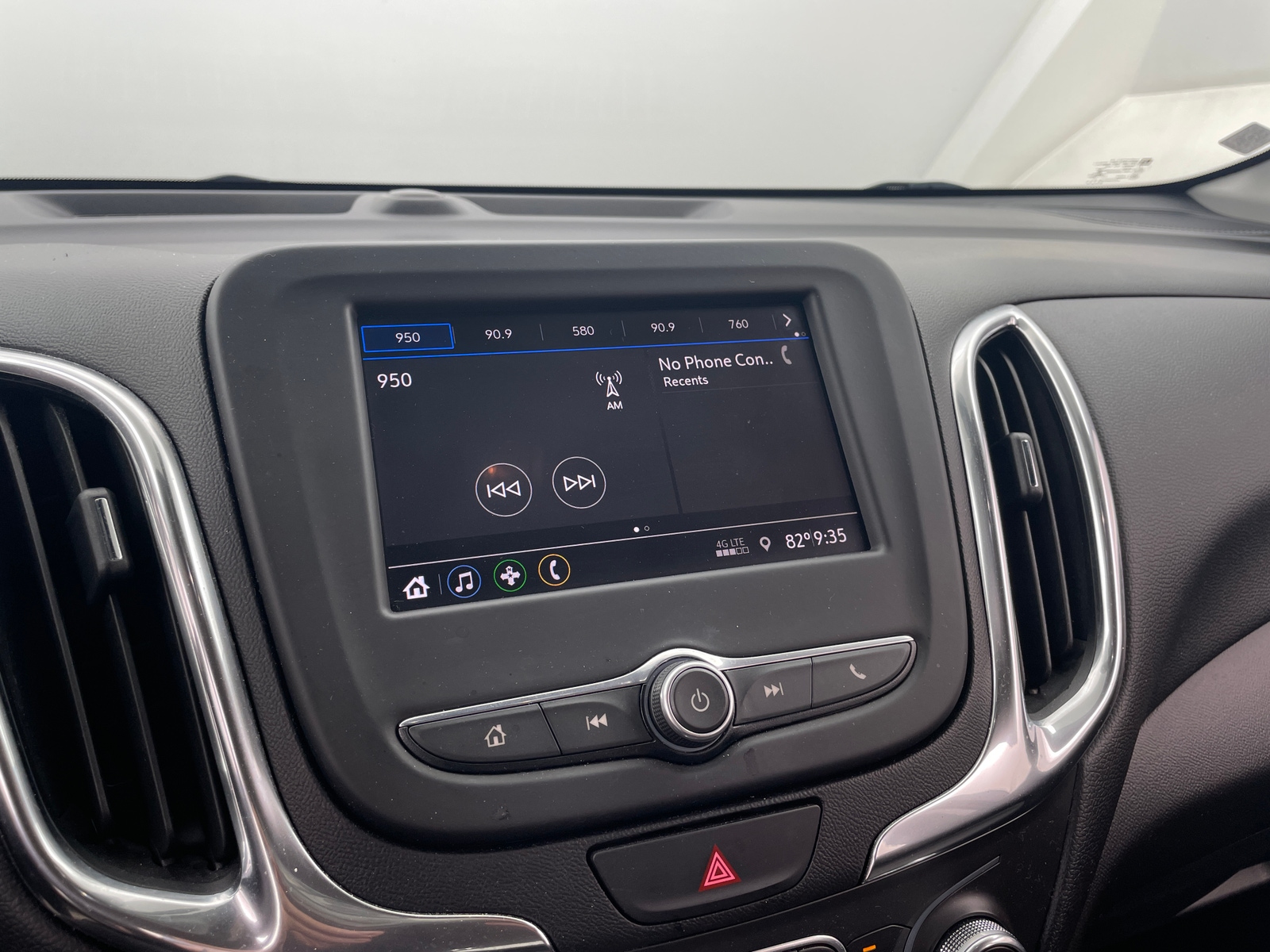 Thumbnail: 2020 Chevrolet Equinox - 4