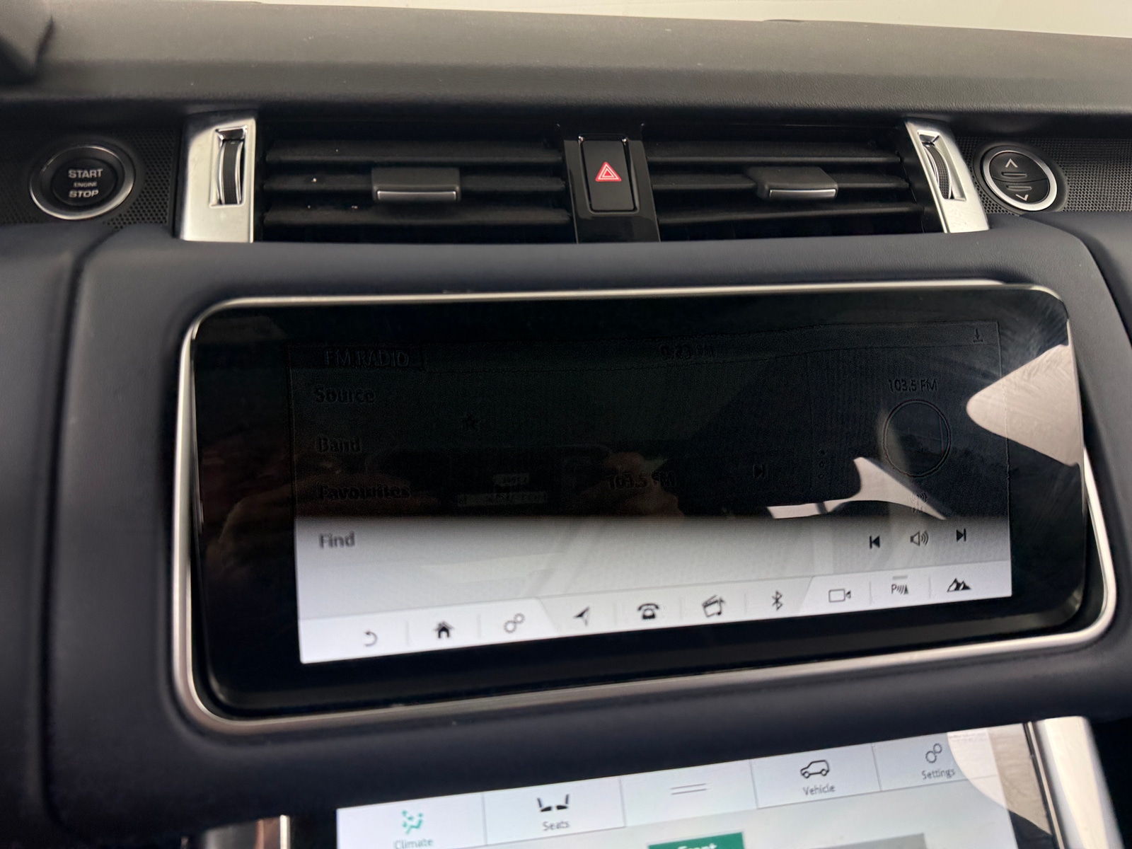 Thumbnail: 2018 Land Rover Range Rover Sport - 3
