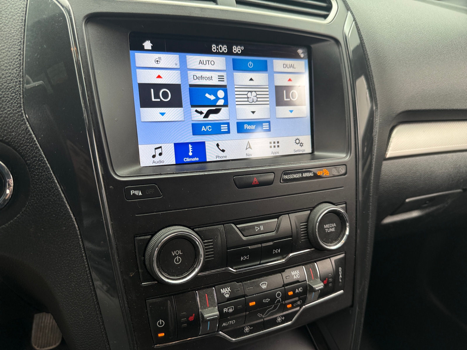 Thumbnail: 2019 Ford Explorer - 4