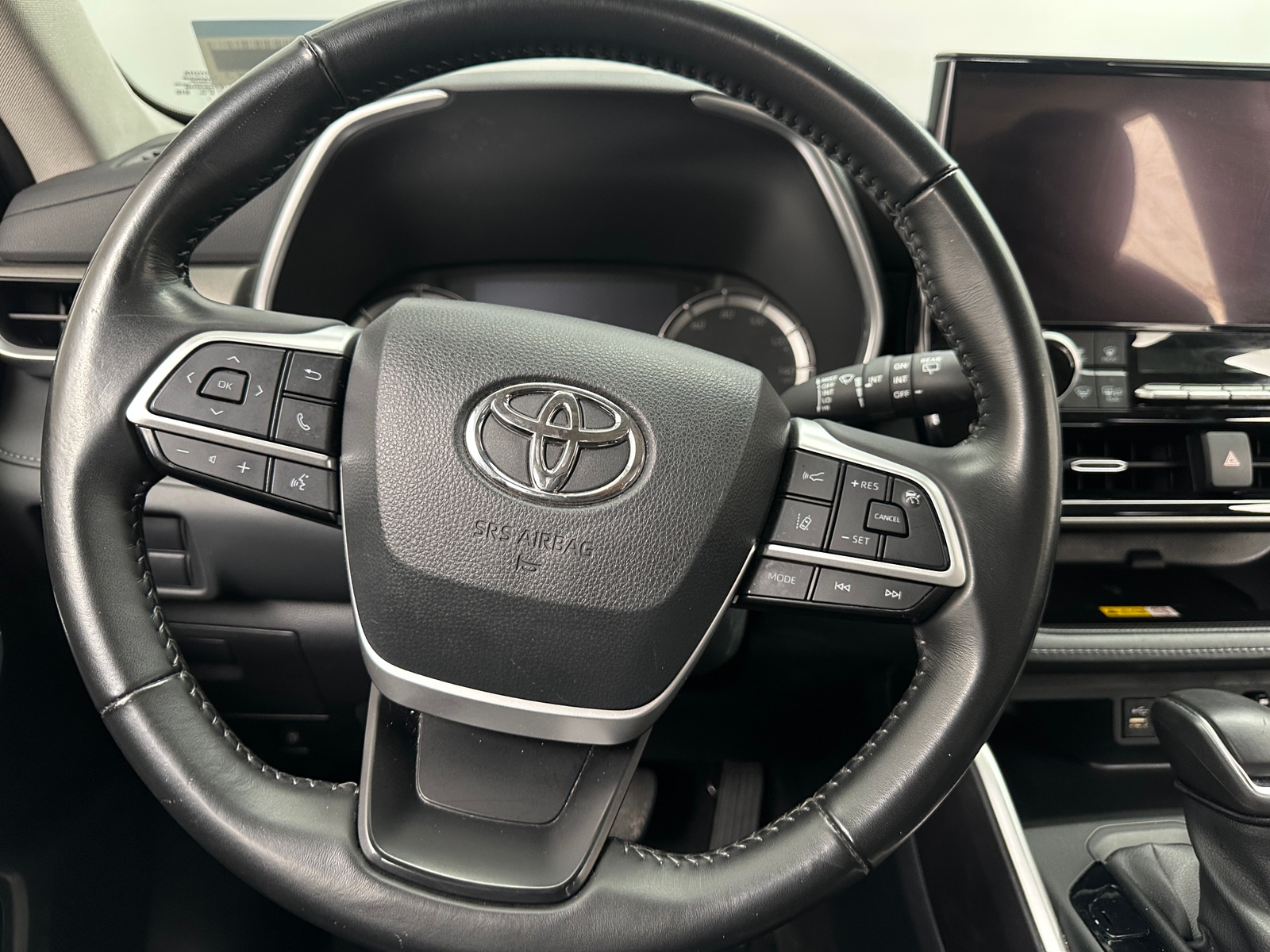 Thumbnail: 2023 Toyota Highlander - 4