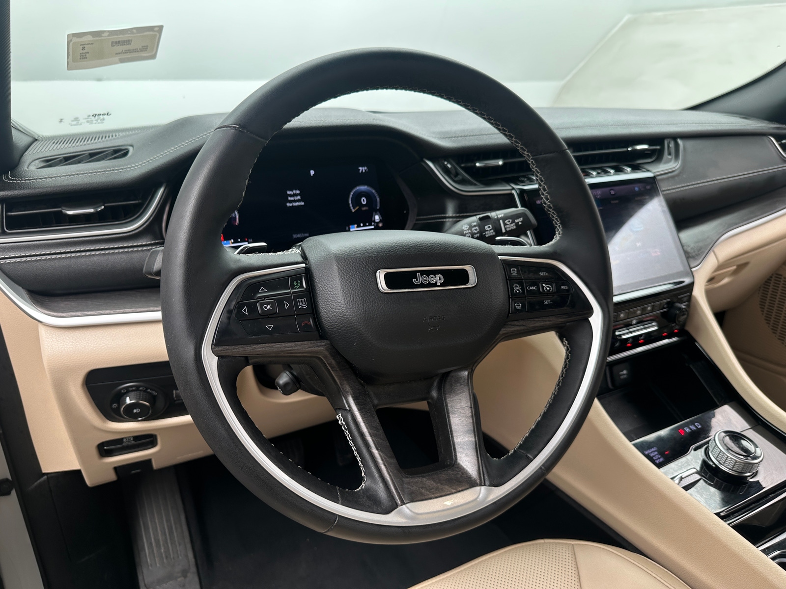 Thumbnail: 2023 Jeep Grand Cherokee L - 4