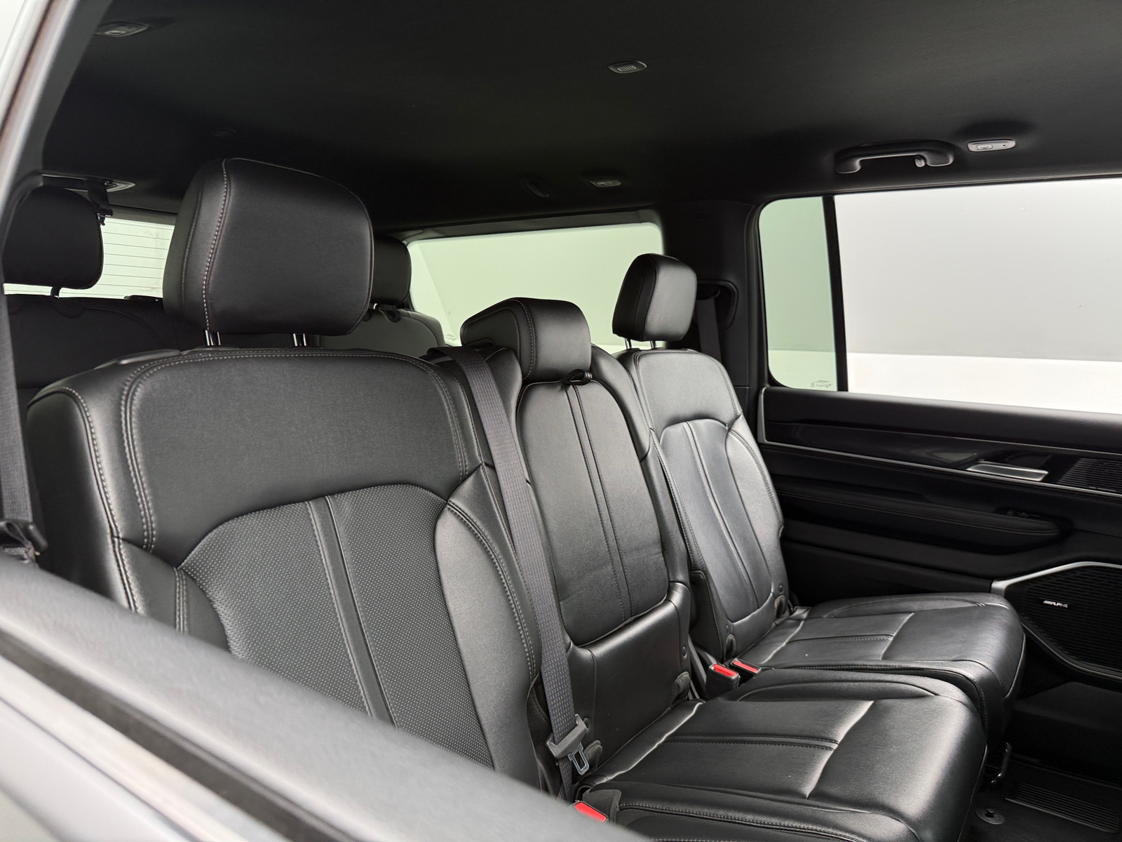 Thumbnail: 2024 Jeep Wagoneer - 5