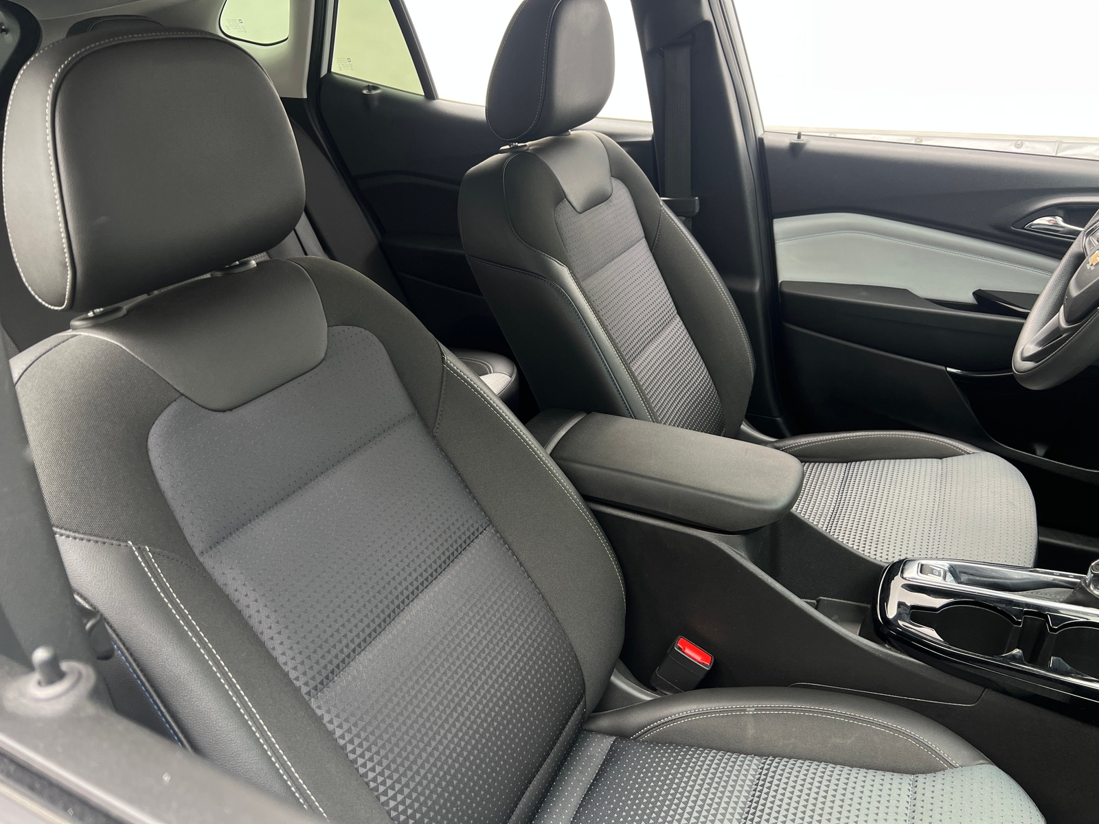 Thumbnail: 2025 Chevrolet Trax - 2