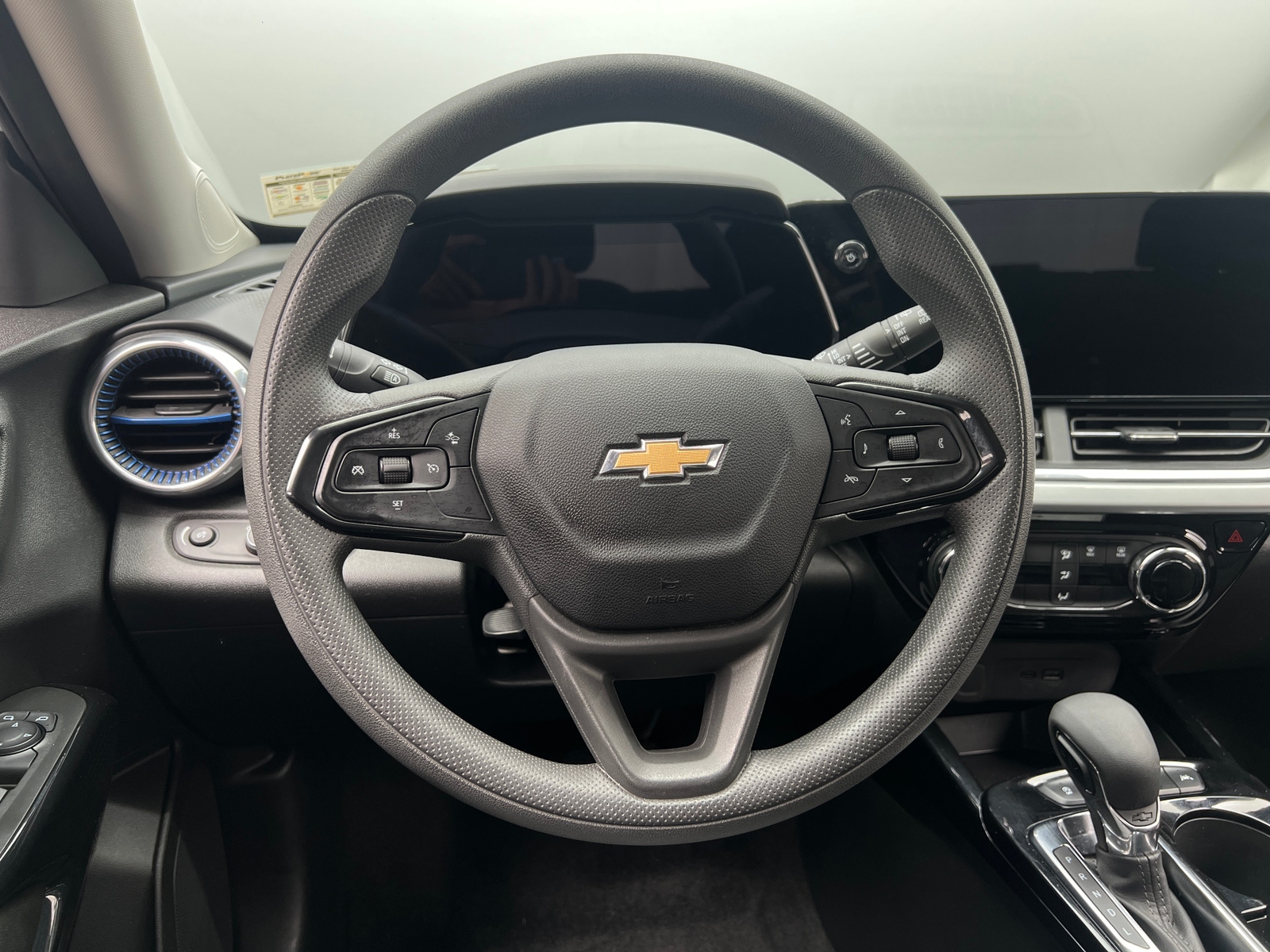Thumbnail: 2025 Chevrolet Trax - 5