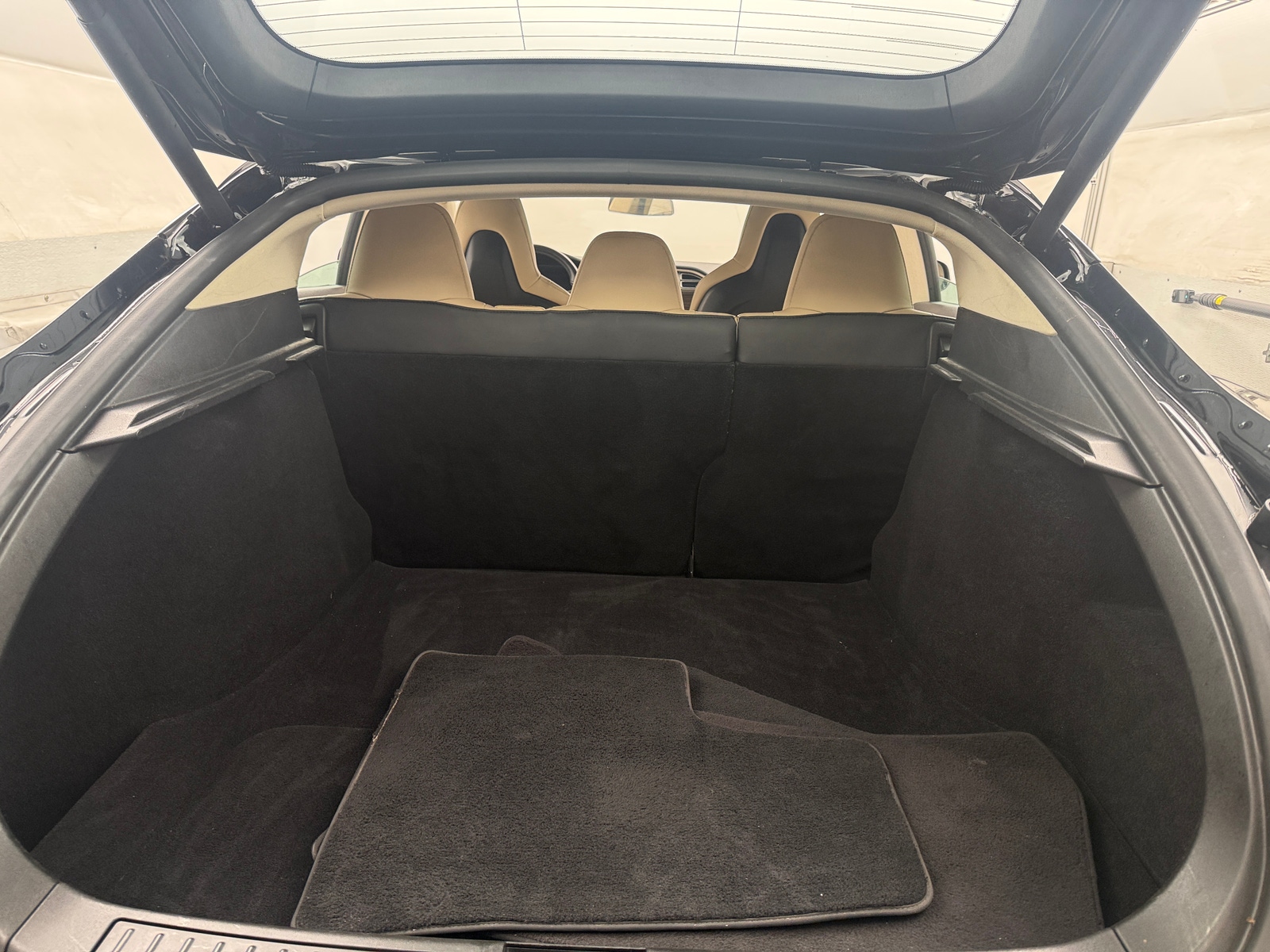 Thumbnail: 2015 Tesla Model S - 7