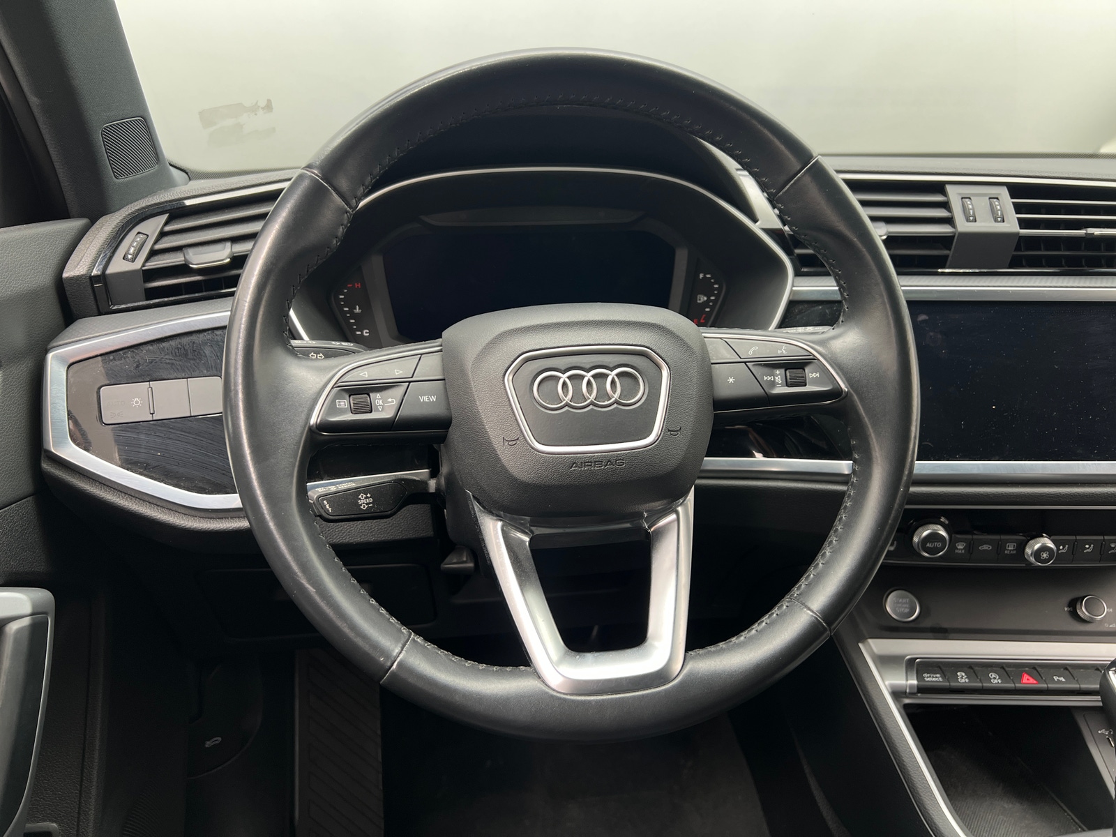 Thumbnail: 2020 Audi Q3 - 4