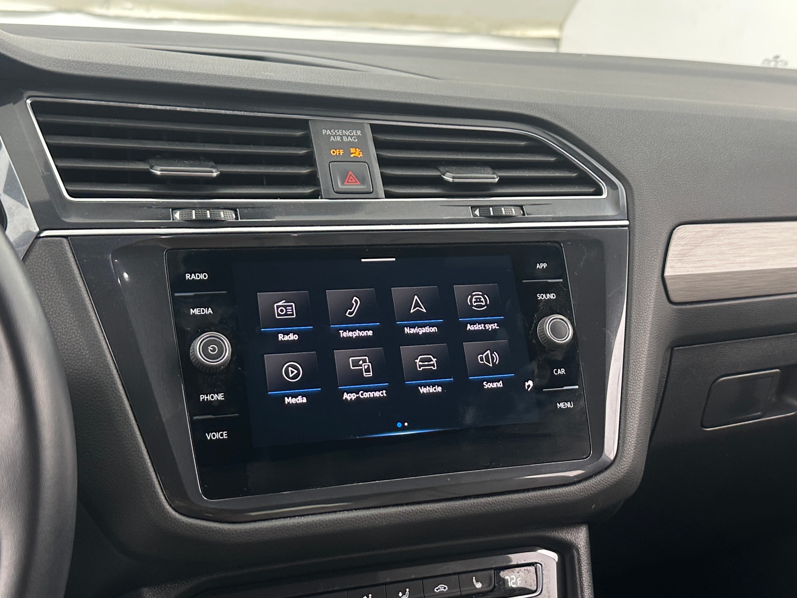 Thumbnail: 2021 Volkswagen Tiguan - 3