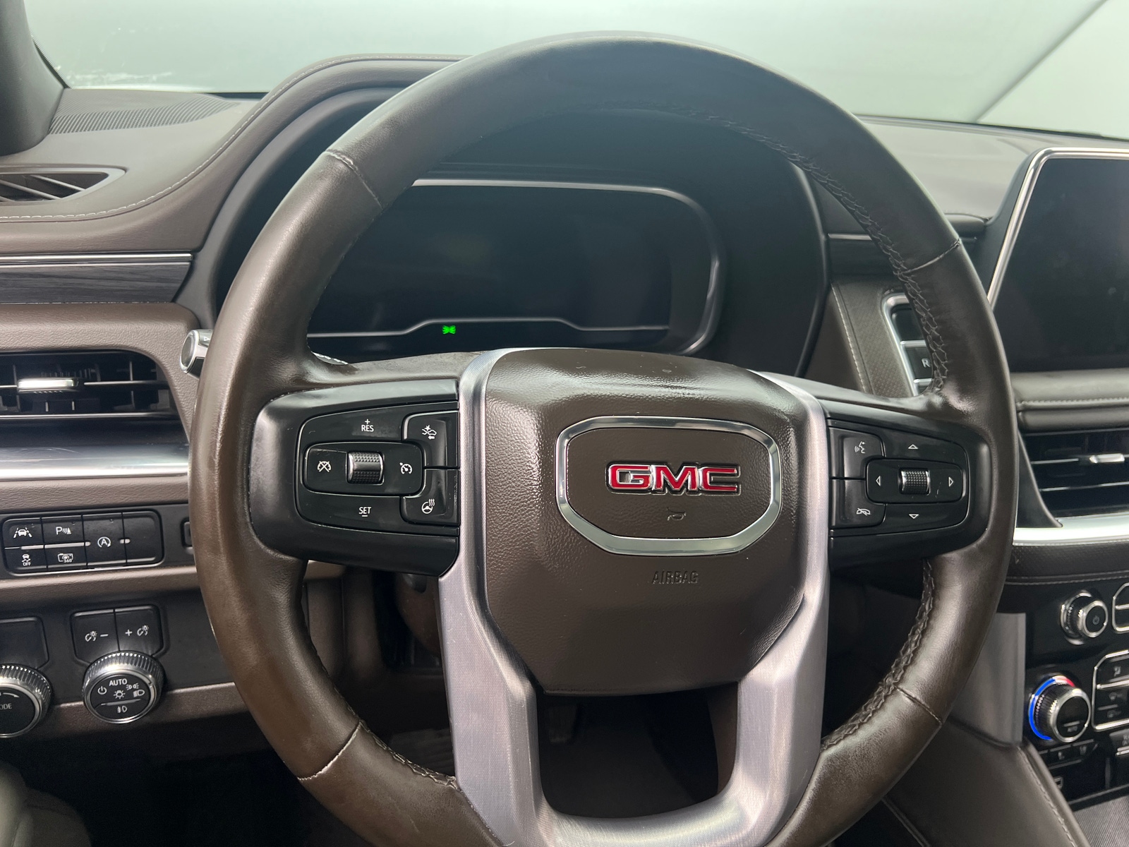 Thumbnail: 2023 GMC Yukon - 4