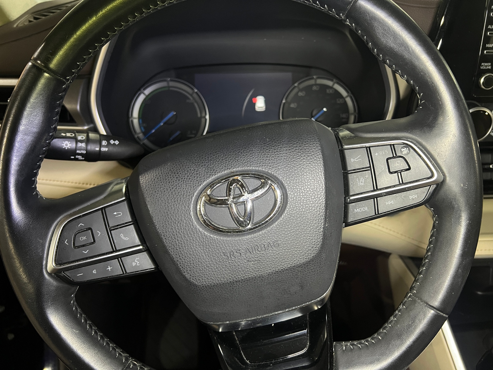 Thumbnail: 2021 Toyota Highlander - 4