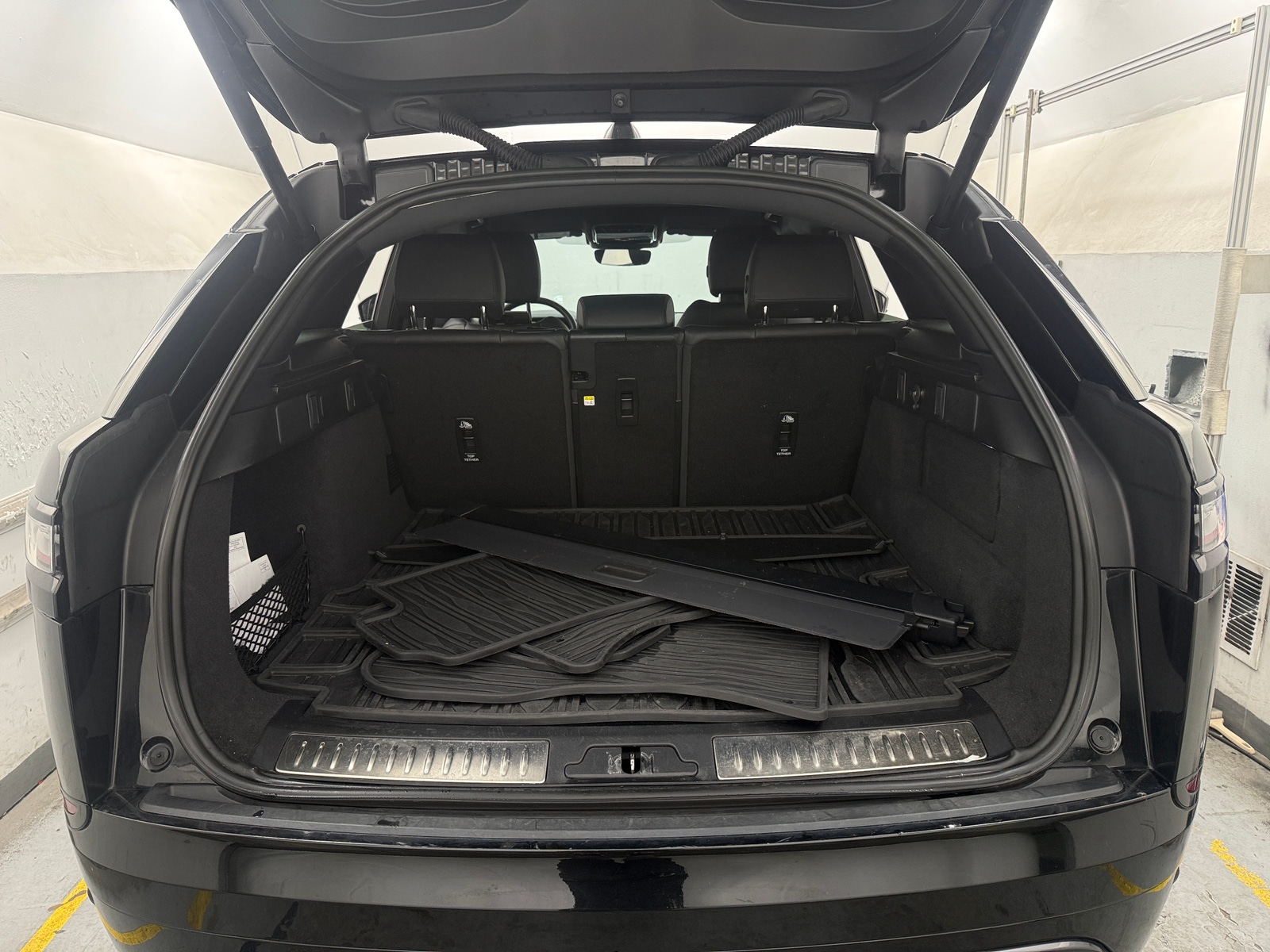 Thumbnail: 2024 Land Rover Range Rover Velar - 6
