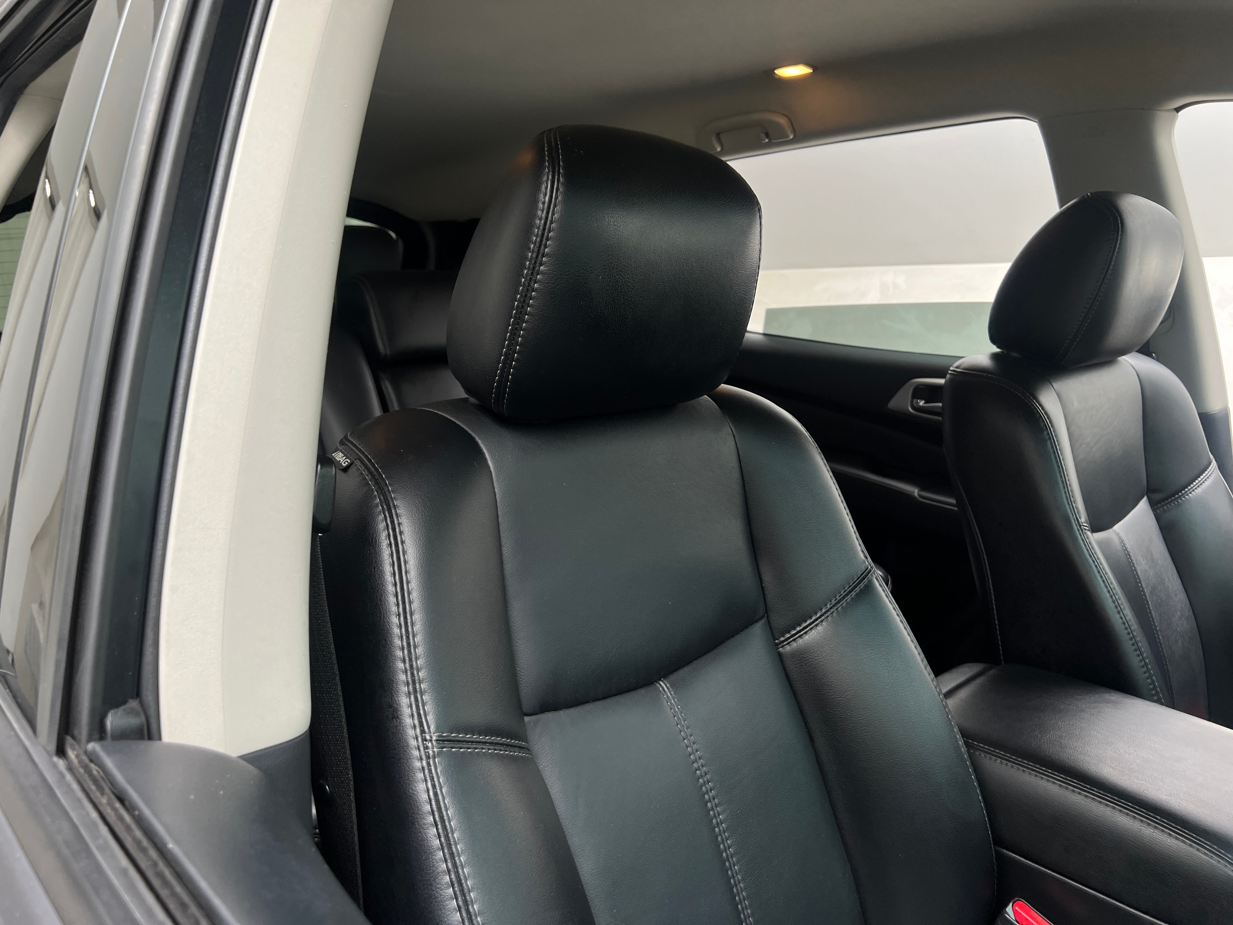 Used 2014 Nissan Pathfinder SL with VIN 5N1AR2MM9EC734897 for sale in Pewaukee, WI